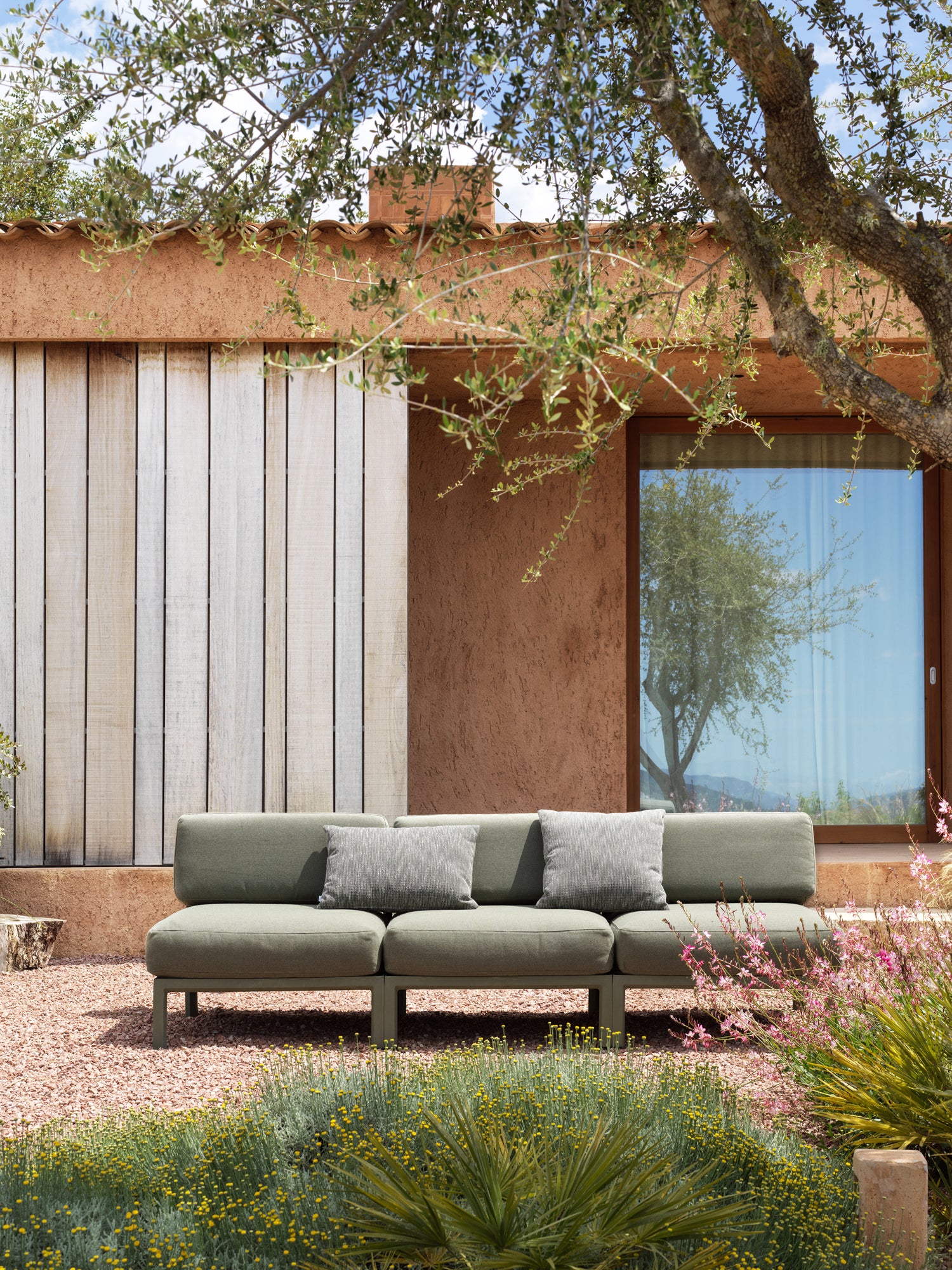 MAXIMO 5 Pearl Modular Outdoor Corner Sofa with Green Base