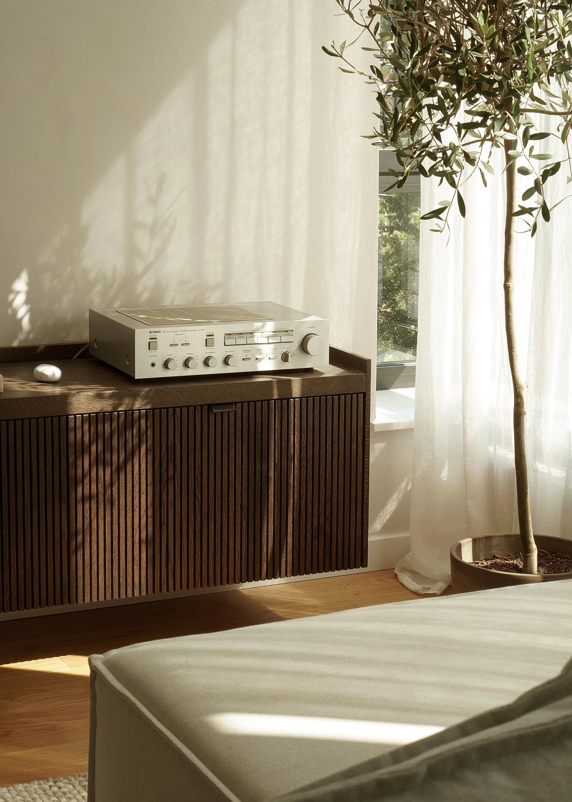 Nástenná skrinka RTV MEDA tmavé dubové drevo