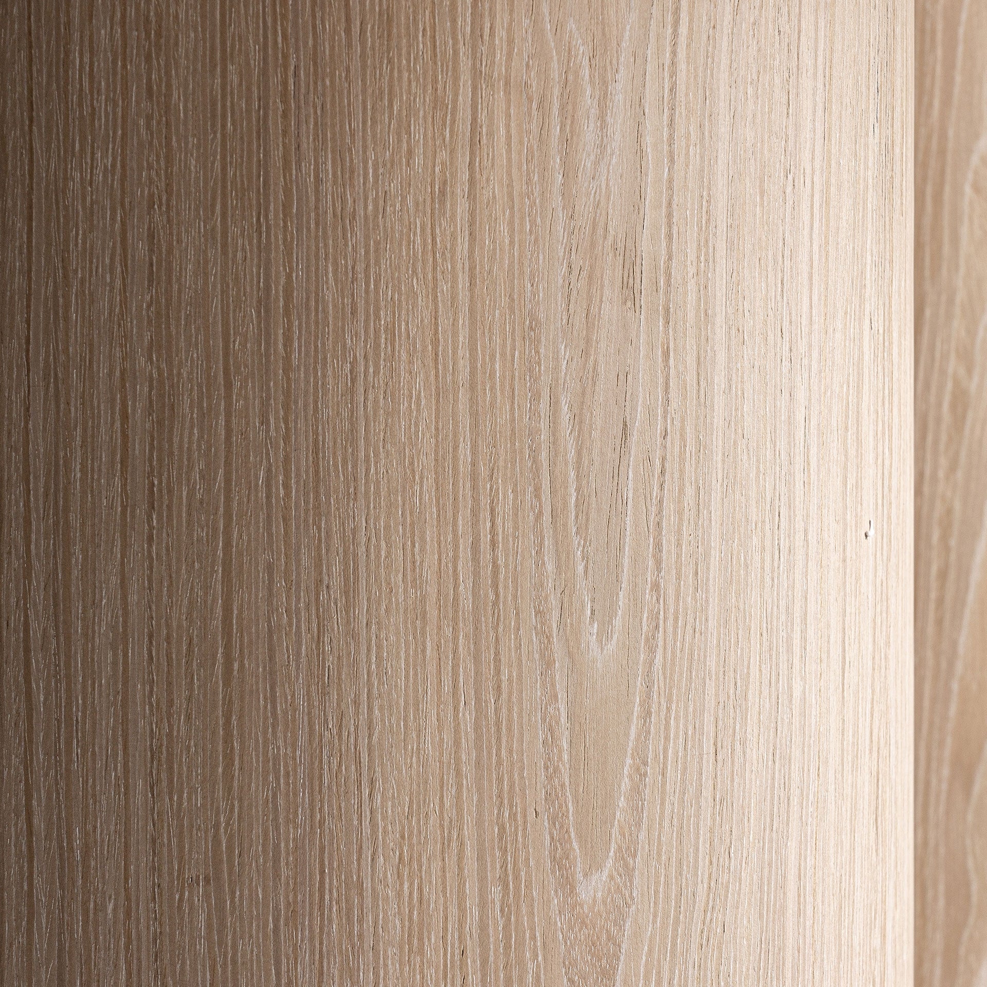 PRAYSSAC Round Table Oak Veneer