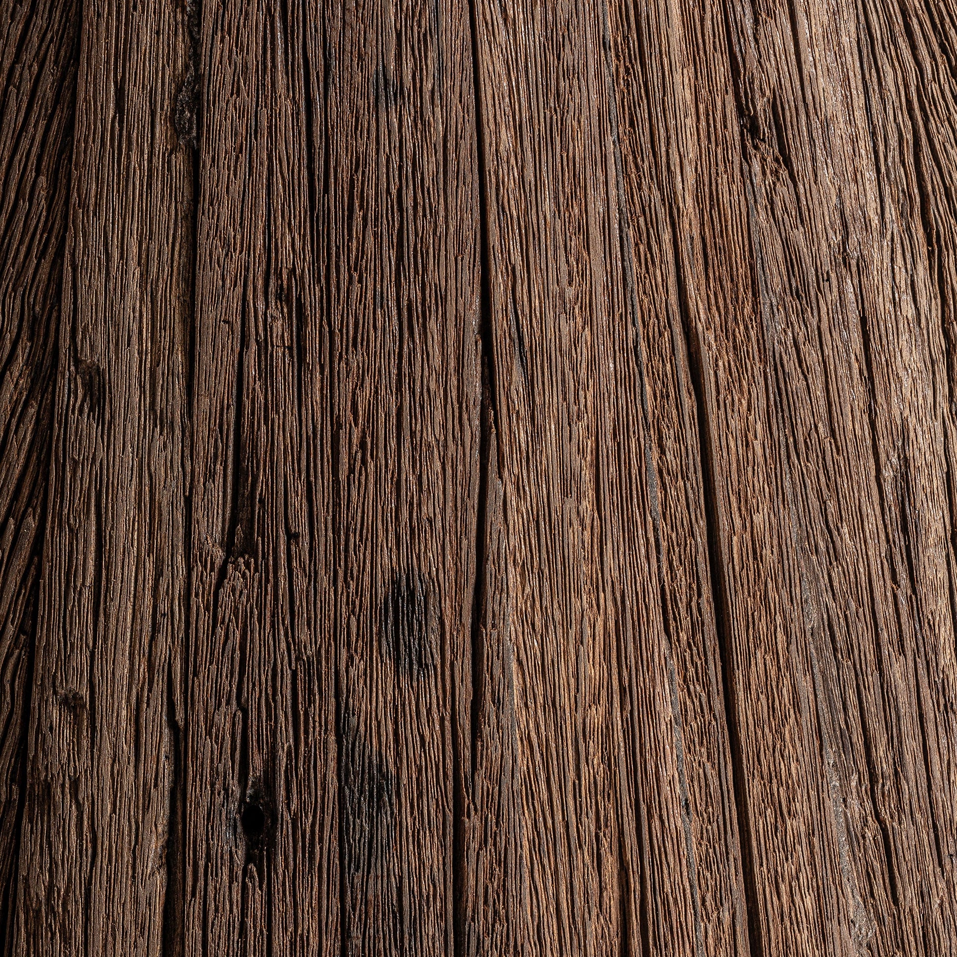 Okrúhly stôl TOIGNE z tropického dreva s mramorovou doskou