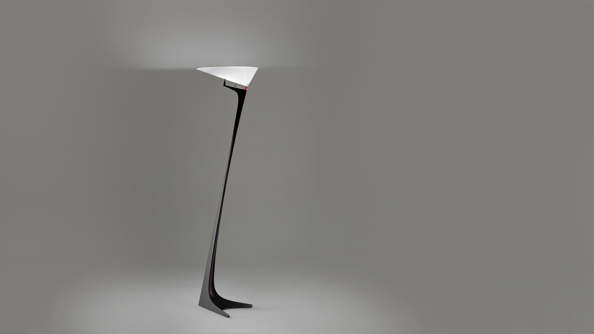 Stojaca lampa MONTJUIC čierna