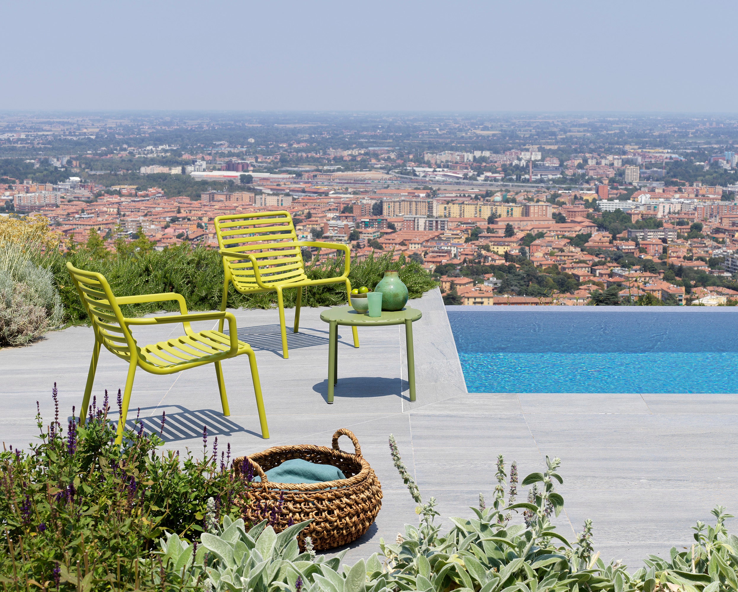 Round Outdoor Side Table DOGA Brown