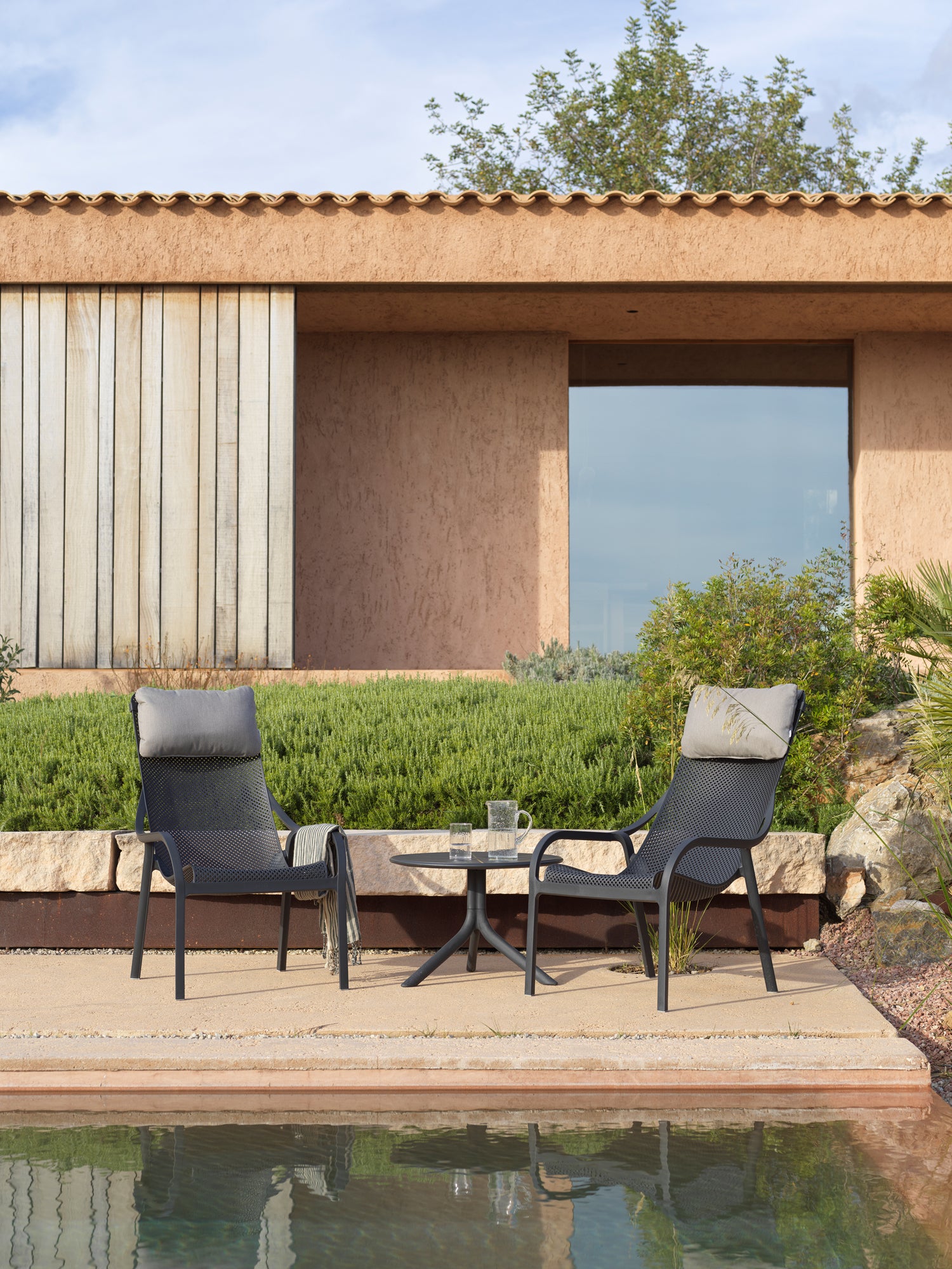 Outdoor Armchair NET in Anthracite