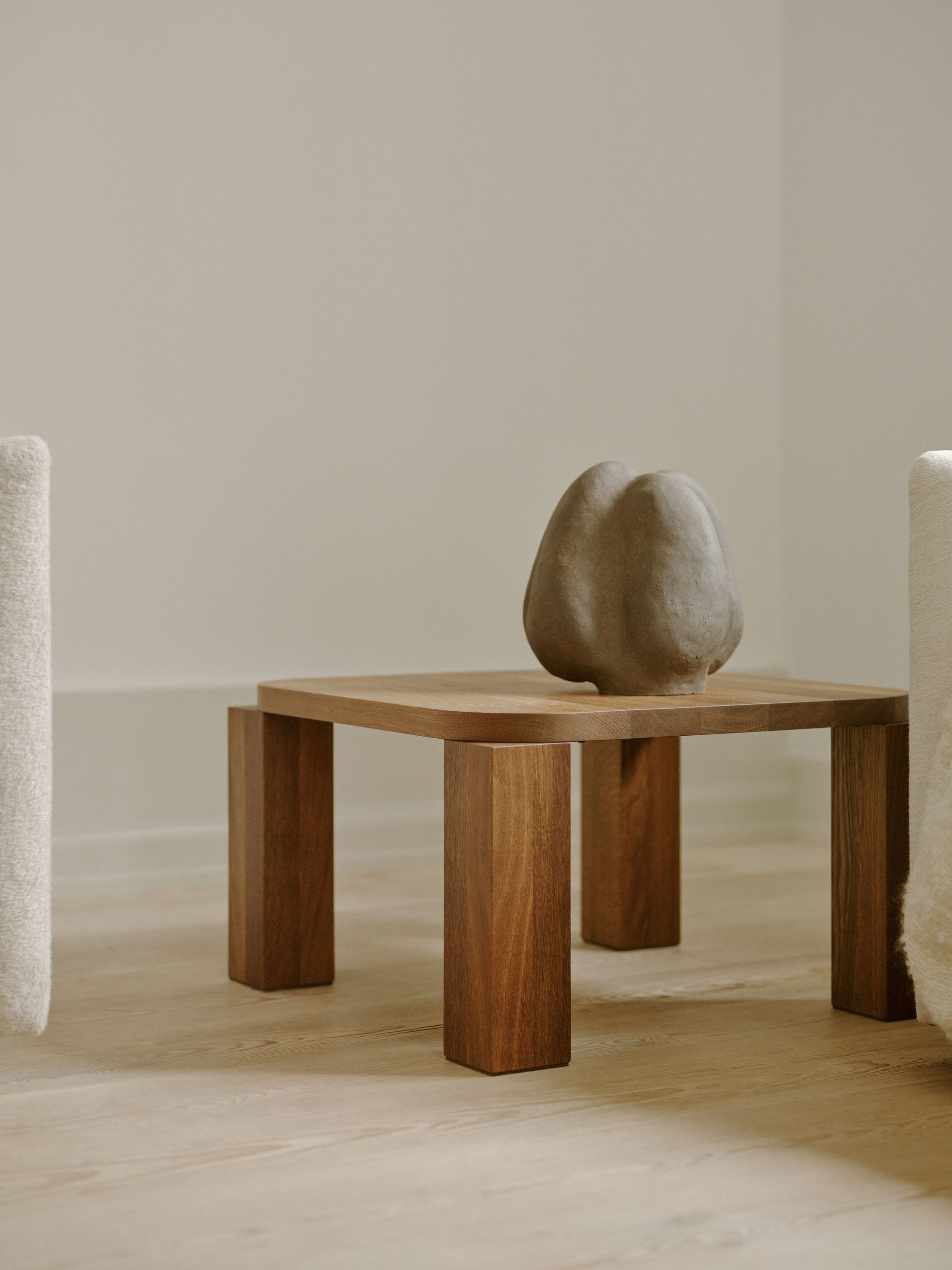 Kávový stolík ATLAS tmavý dub