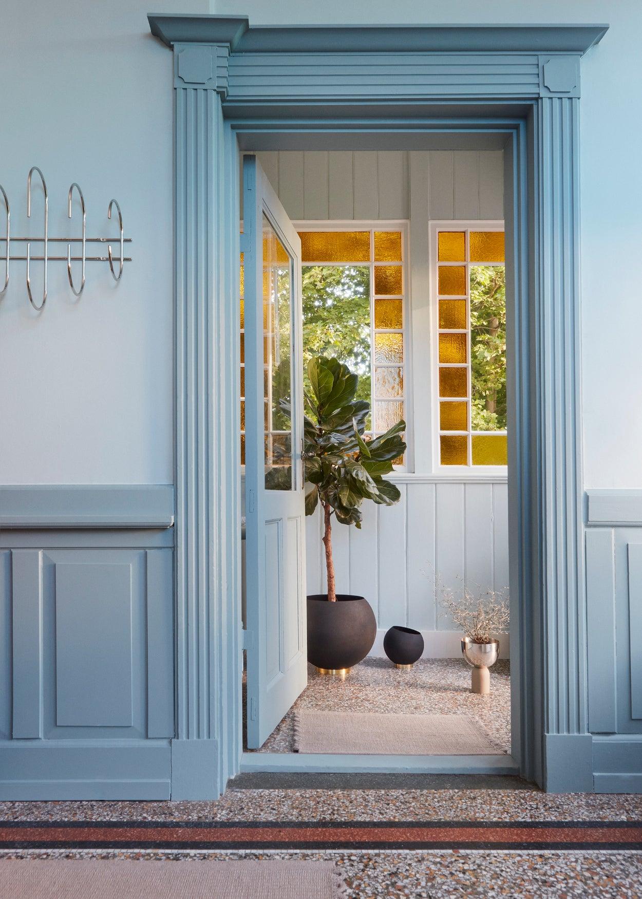 Osłonka stojąca GLOBE taupe AYTM Eye on Design