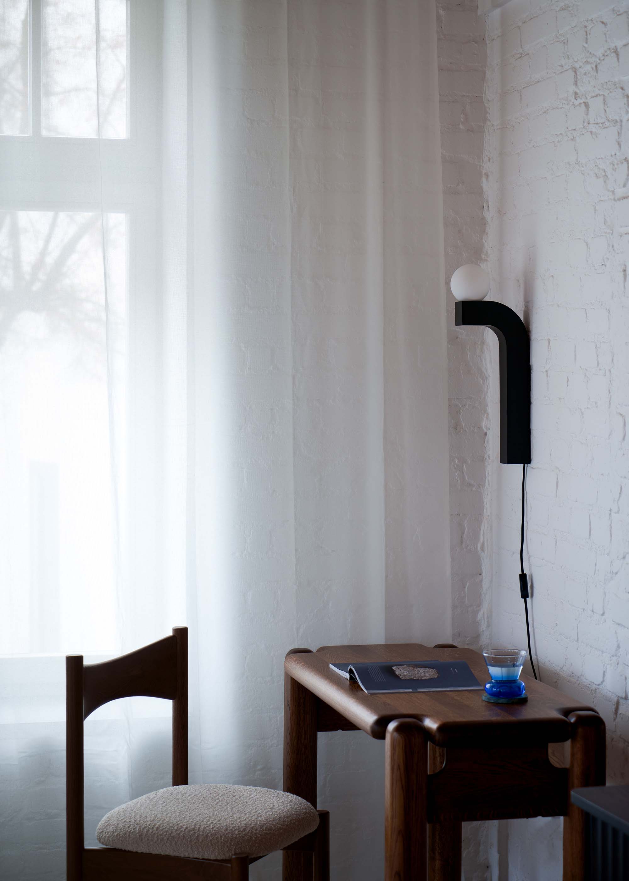 PALLIA black wall lamp