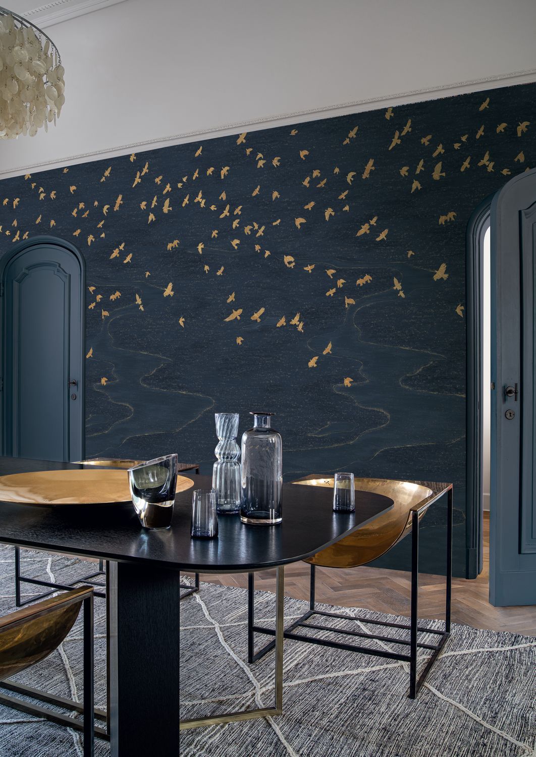 Animal-themed mural of birds MIGRATION white with gold