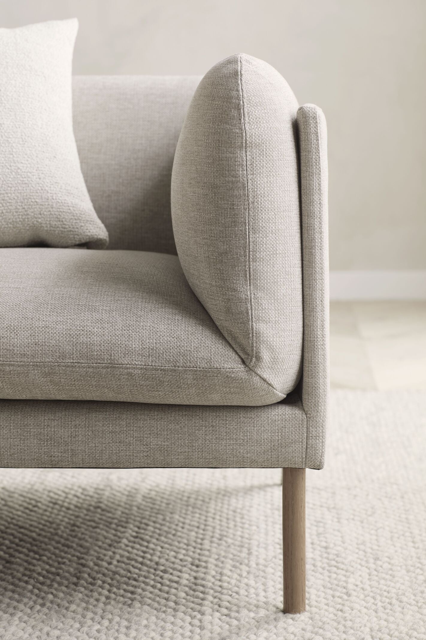 Sofa 3-osobová HAYDEN s dubovou základňou