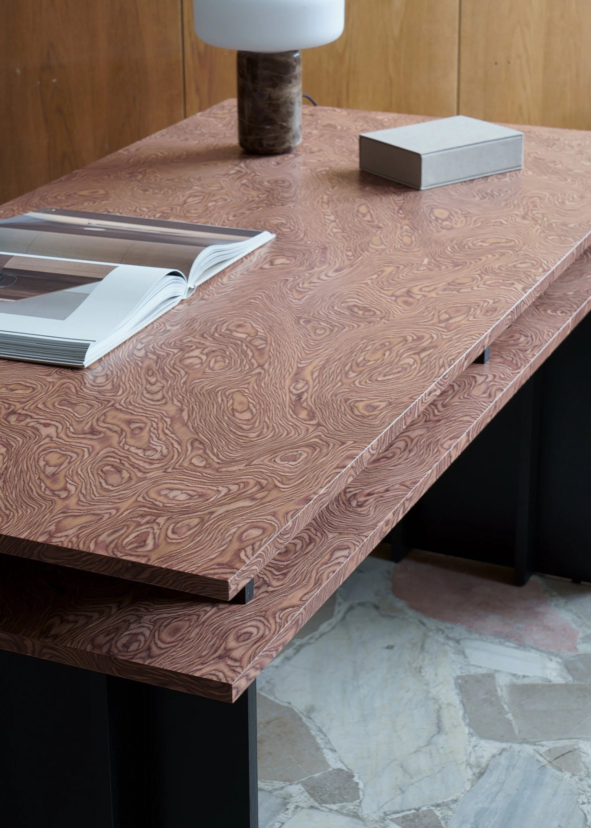 PIATO desk with a veneered top and black base