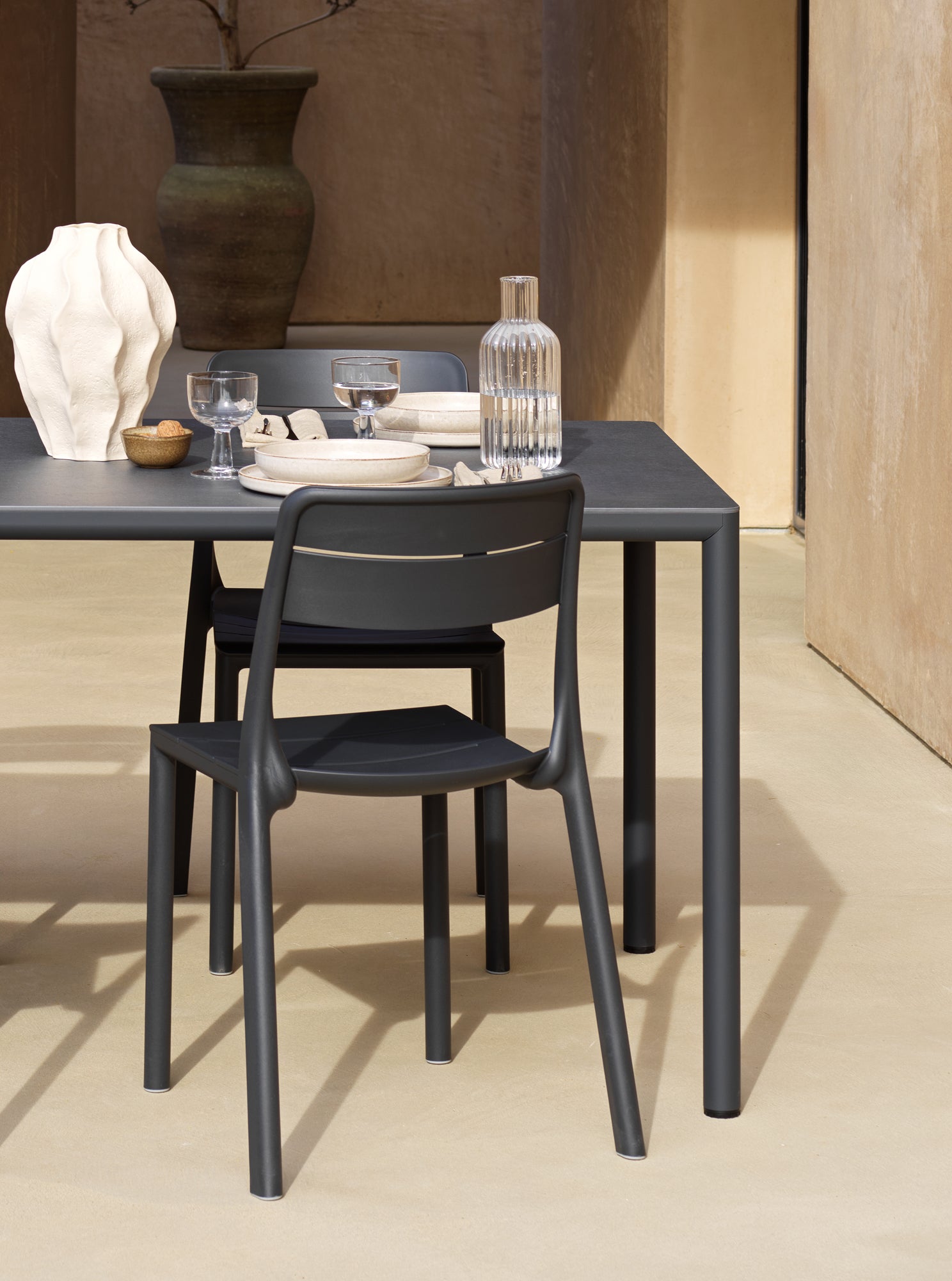 CASSIA Outdoor Chair in Burgundy