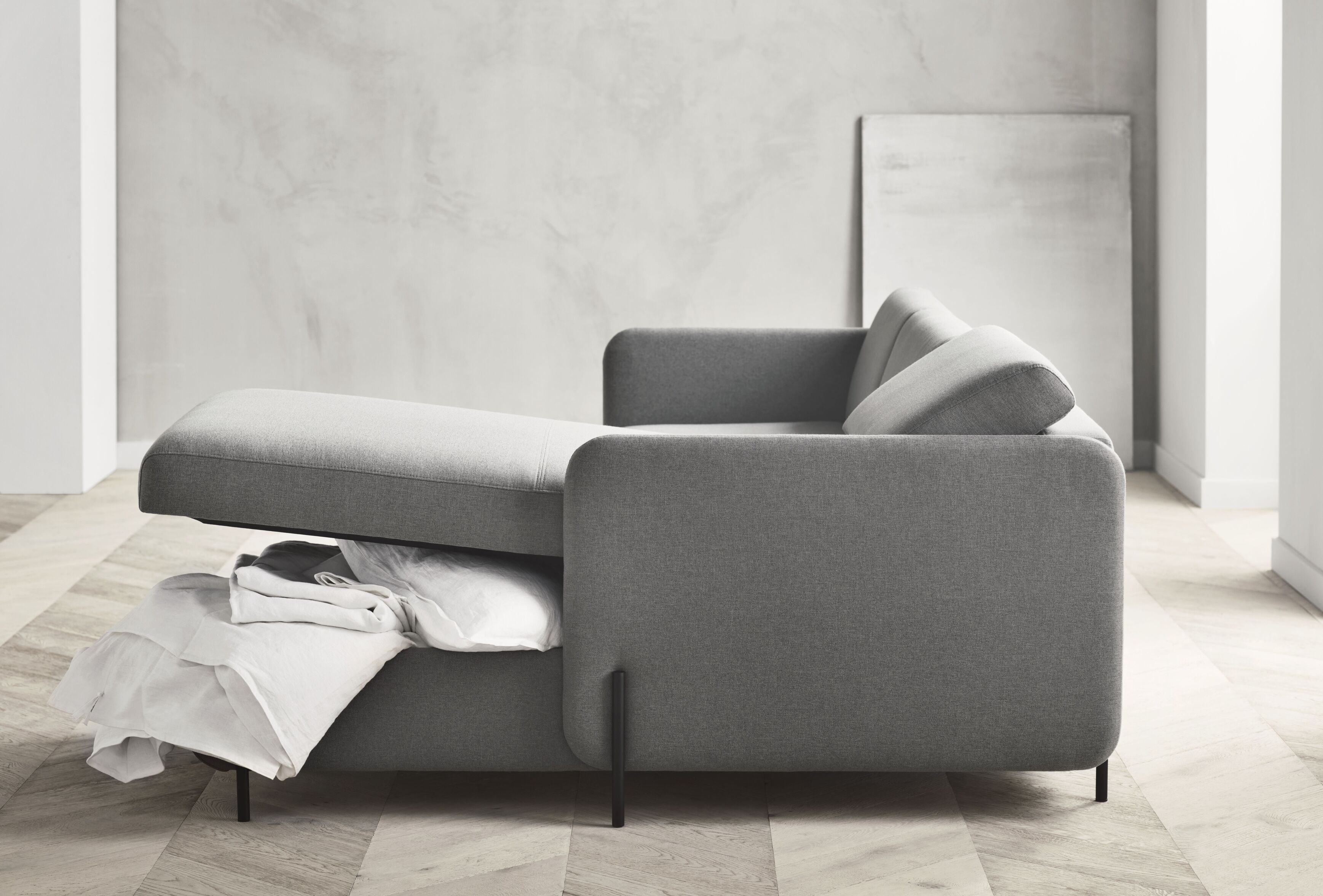 Pohovka rozkladacia 3-osobová PIRA čierna so železnou základňou