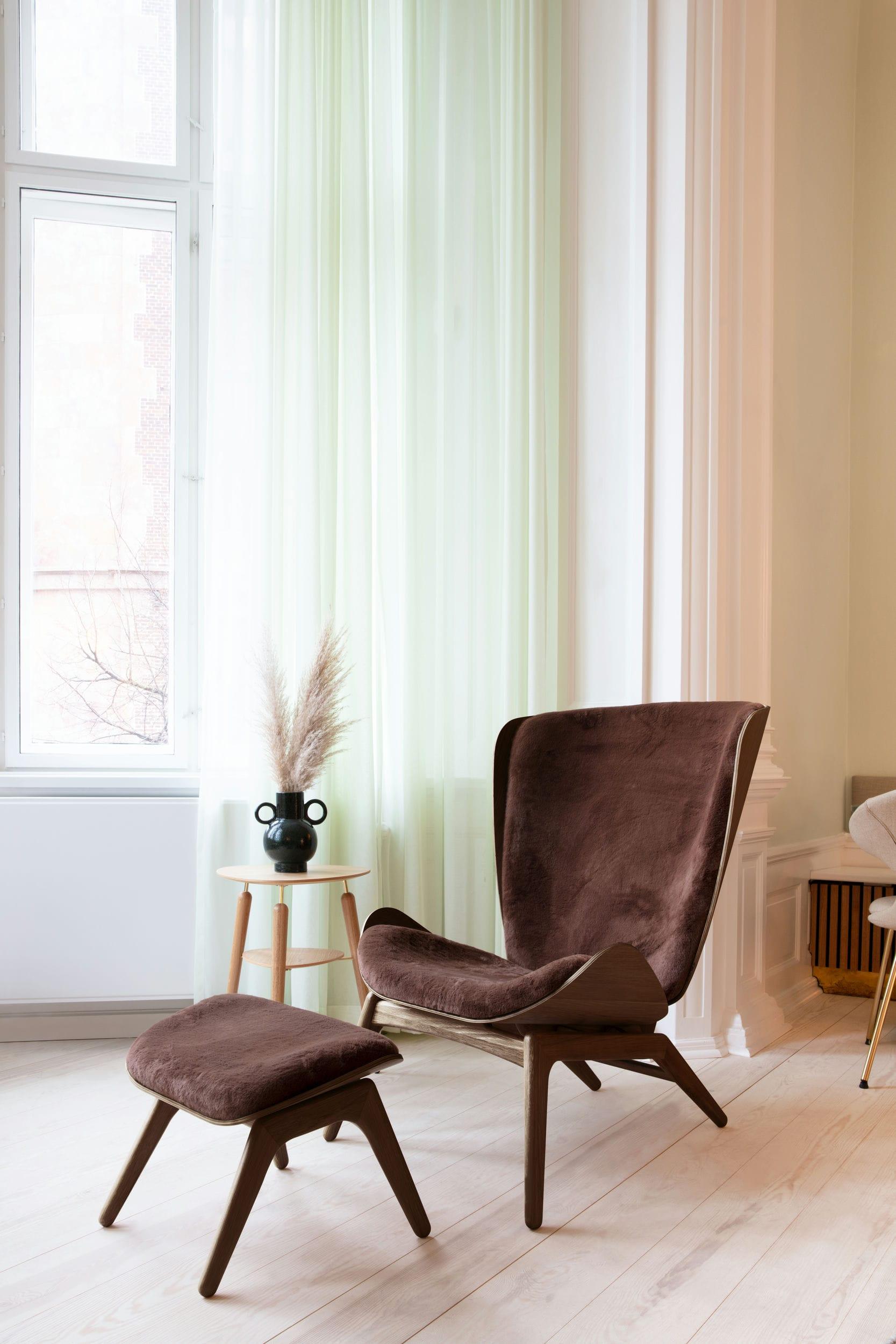 Podnóżek READER antracytowy z ciemnodębową podstawą UMAGE Eye on Design