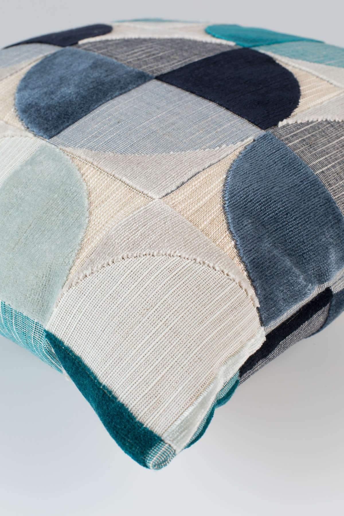 (6 sztuk min logistyczne) Poduszka CLUB niebieska Zuiver Eye on Design