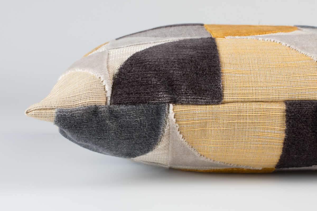 (6 sztuk min logistyczne) Poduszka CLUB ochre Zuiver Eye on Design