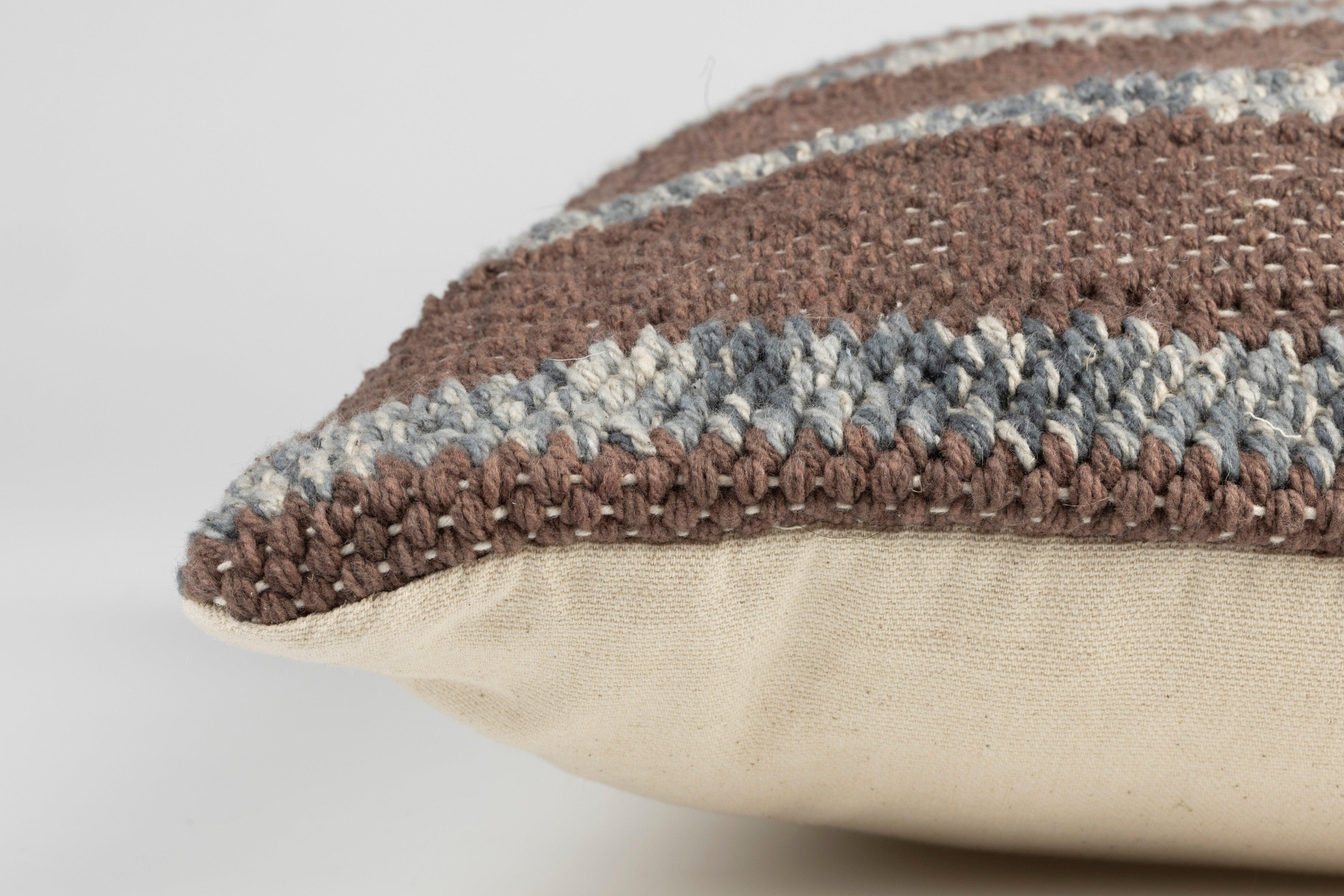 Hampton Cushion 45x45 Blue Dutchbone Eye on Design