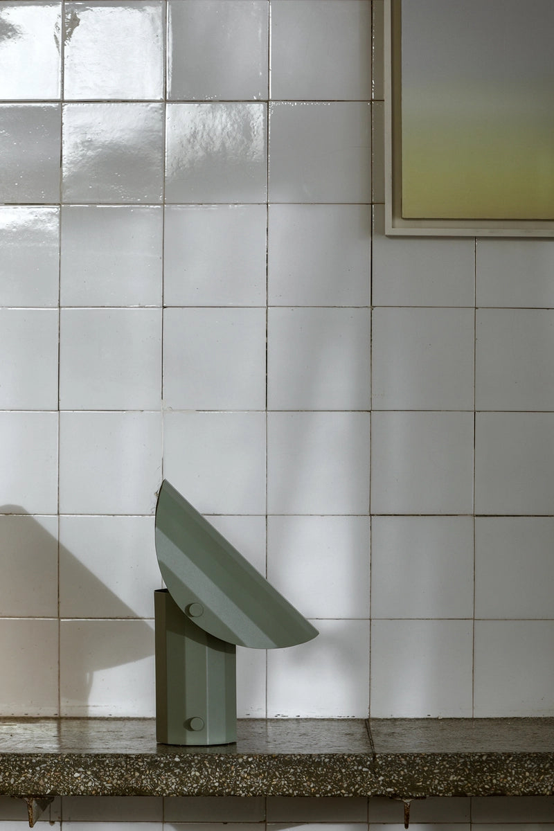 Stolná lampa APOLIN šalviová