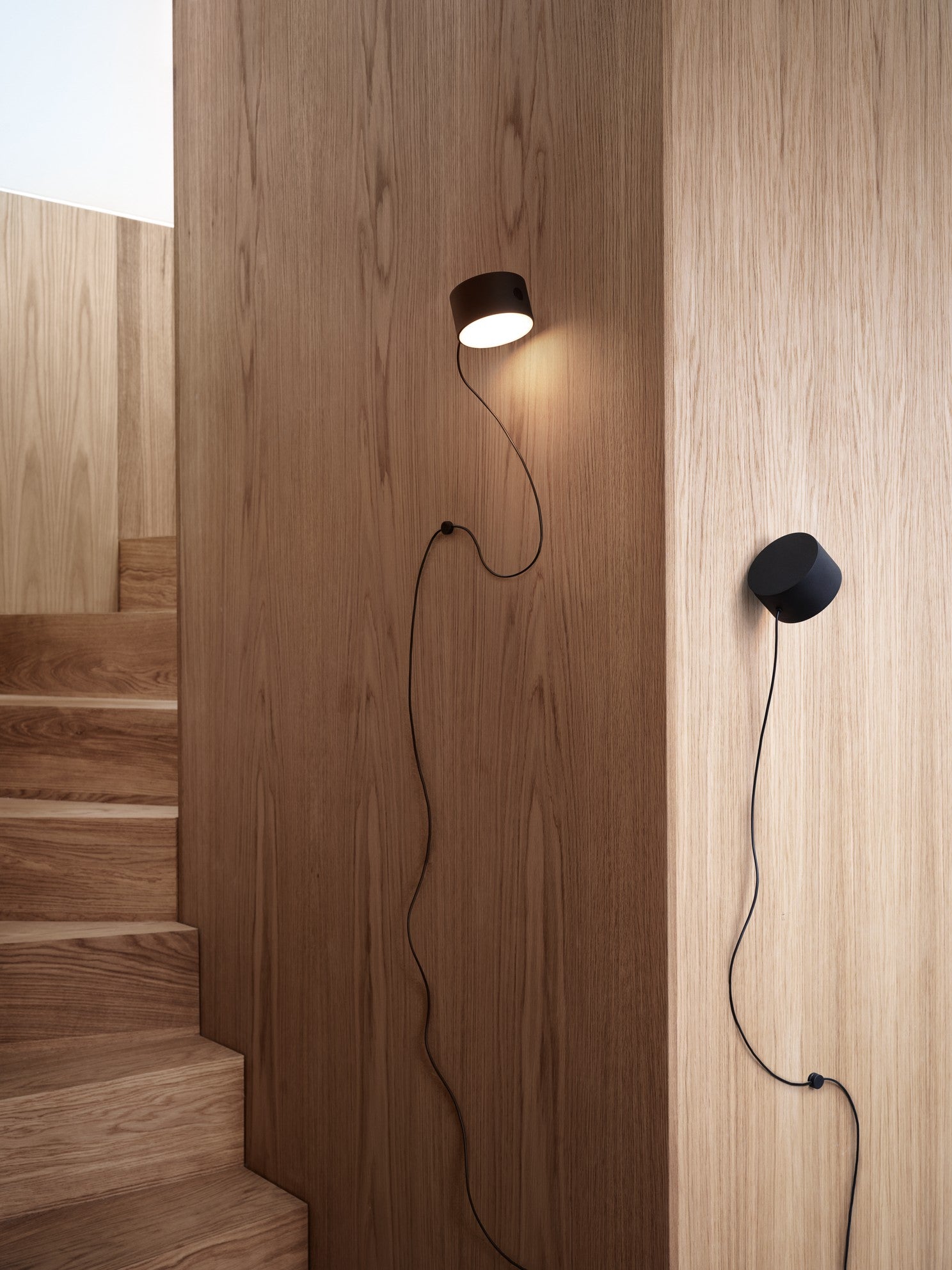 POST Wall Lamp Black