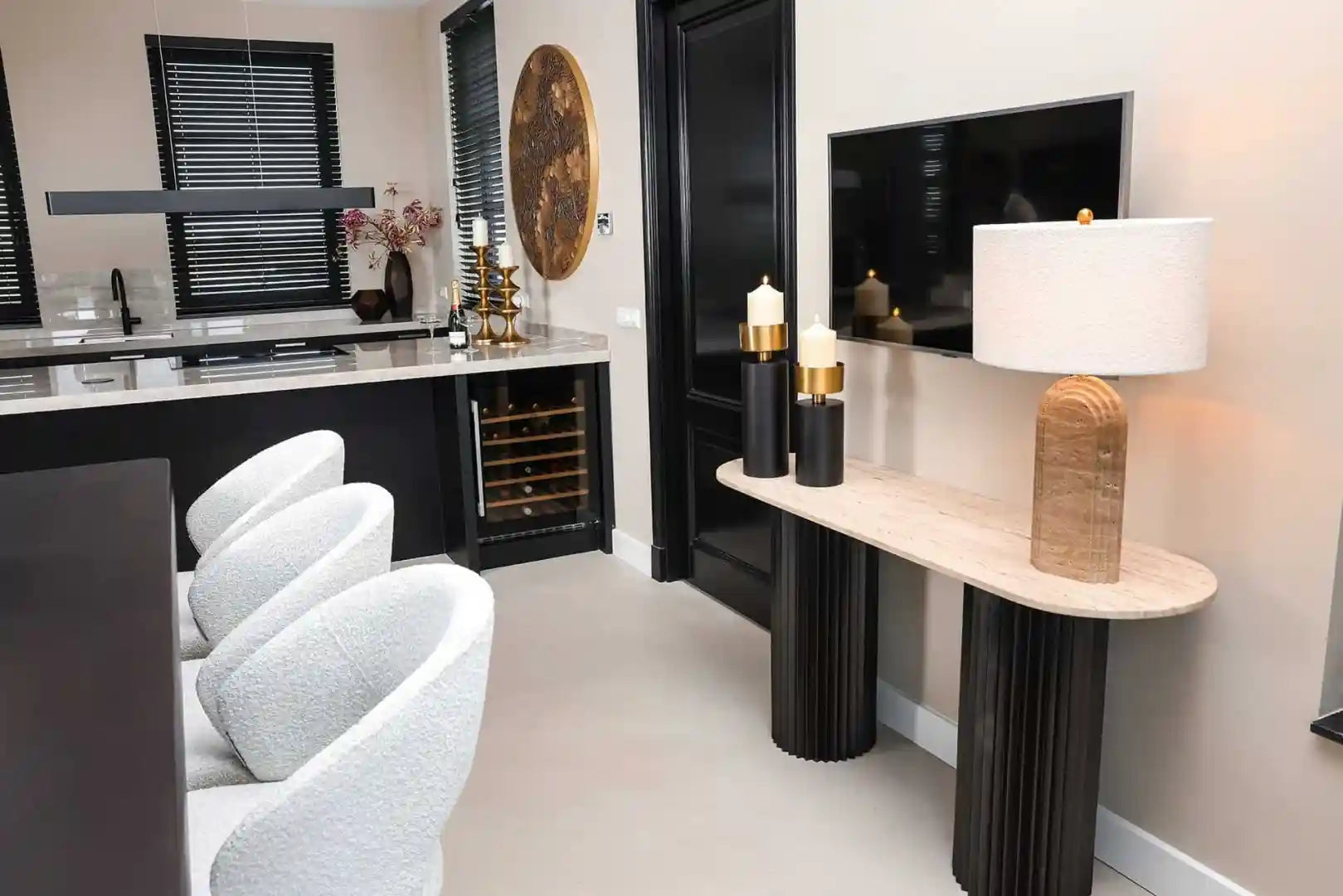 Konsola HAMPTON čierna s doskou z travertínu