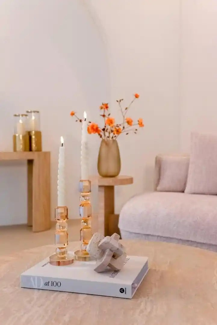 Kulatý konferenční stolek BILTMORE béžový travertin