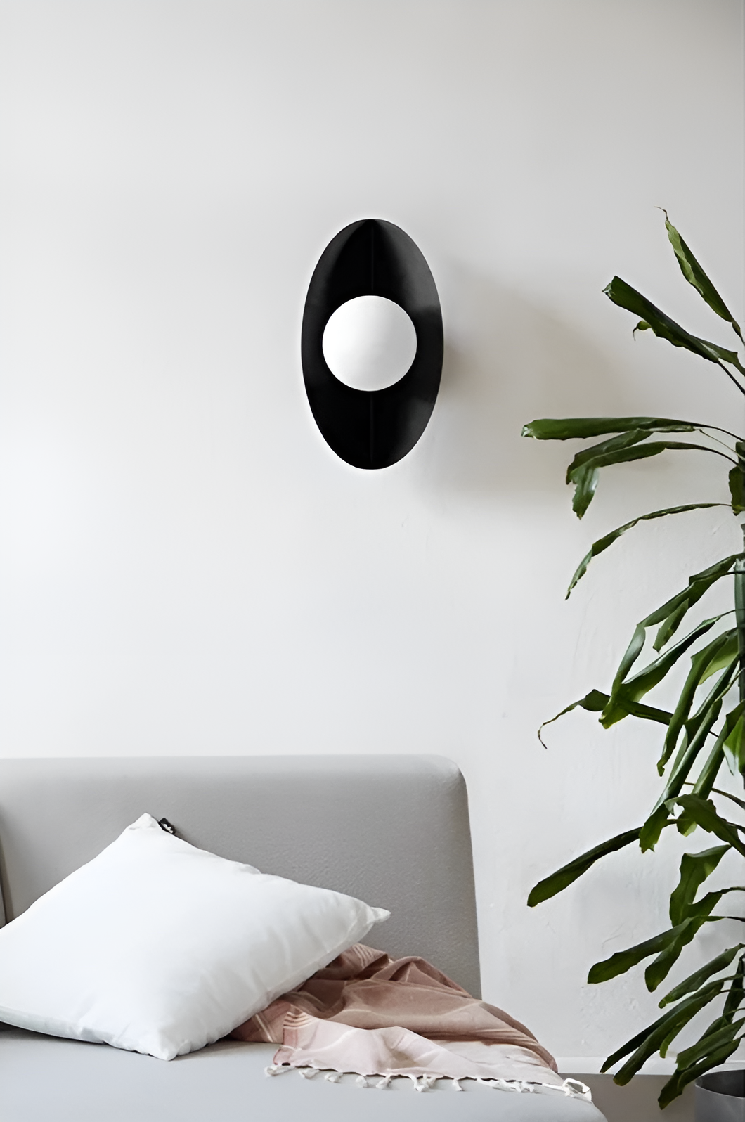 SALLO black wall lamp