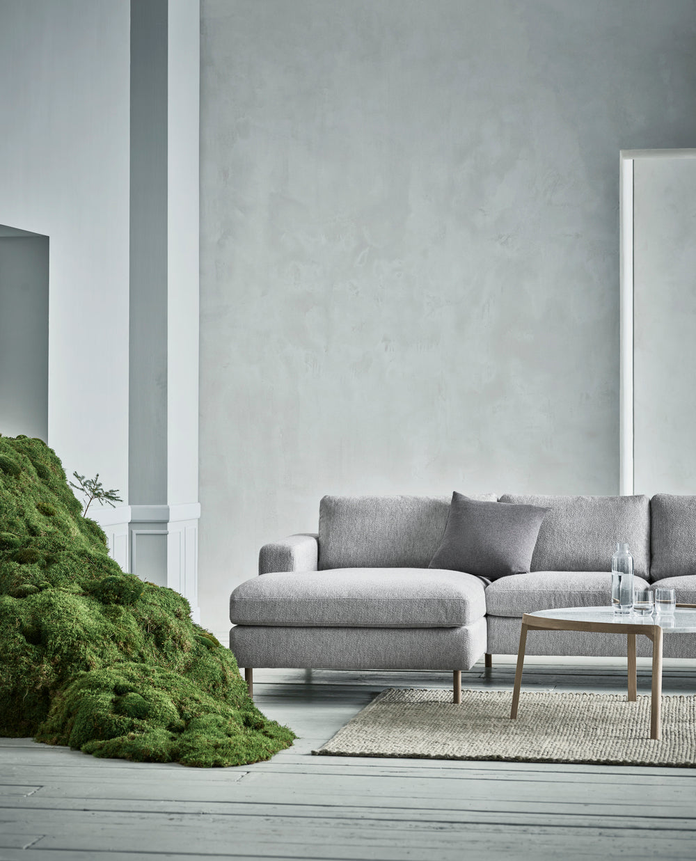 Rohová rozkladacia pohovka pravostranná 3-miestna SCANDINAVIA s dubovým podstavcom