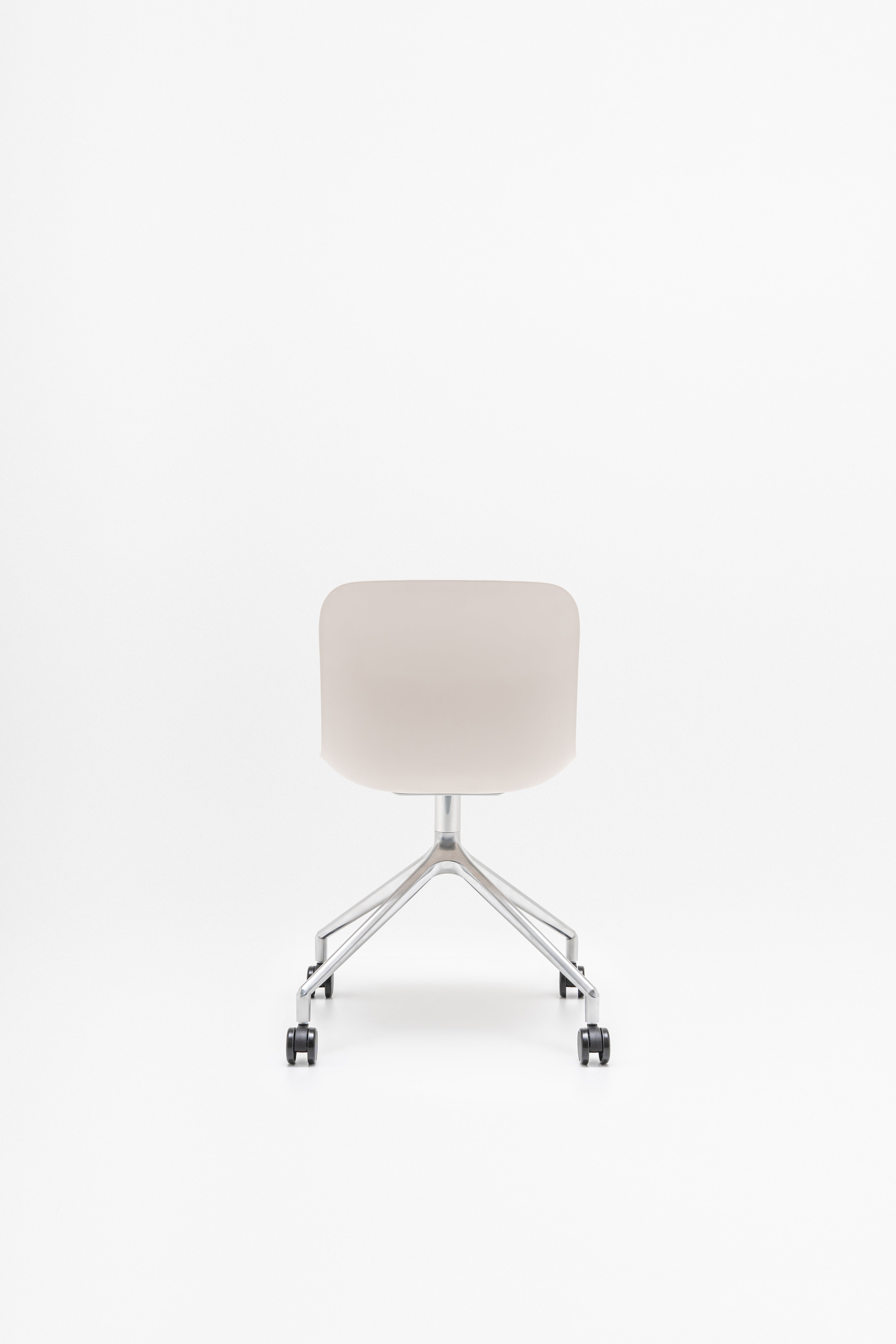 Swivel chair Baltic 2 remix aluminum polished with wheels to a hard surface