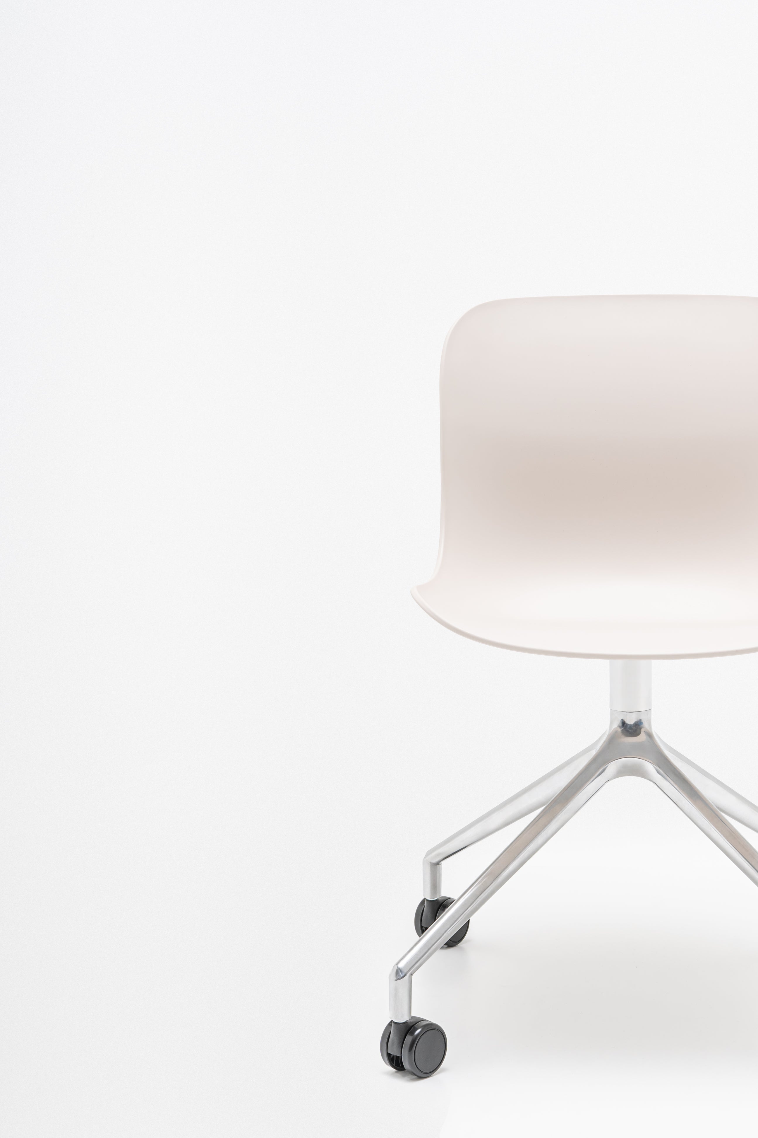 Baltic 2 Basic Aluminum swivel chair