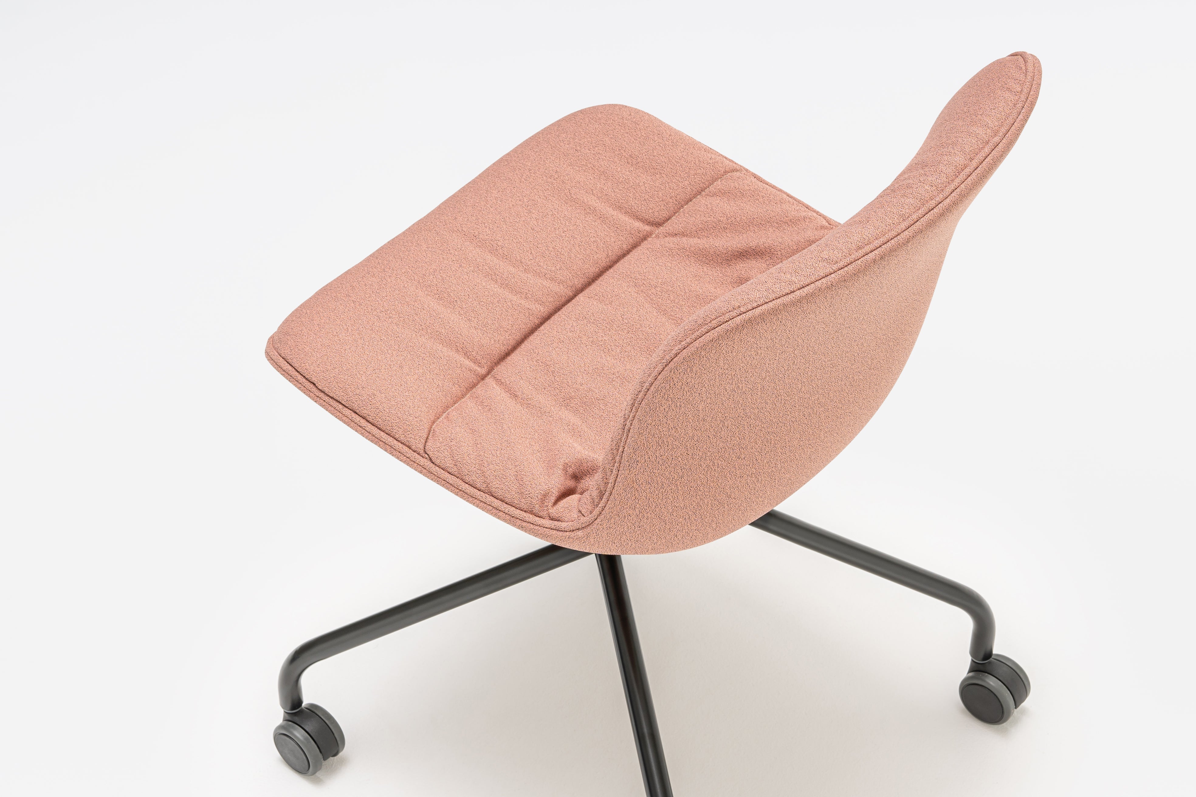 Otáčacie kreslo BALTIC 2 SOFT DUO s kovovou základňou a kolieskami na mäkký povrch