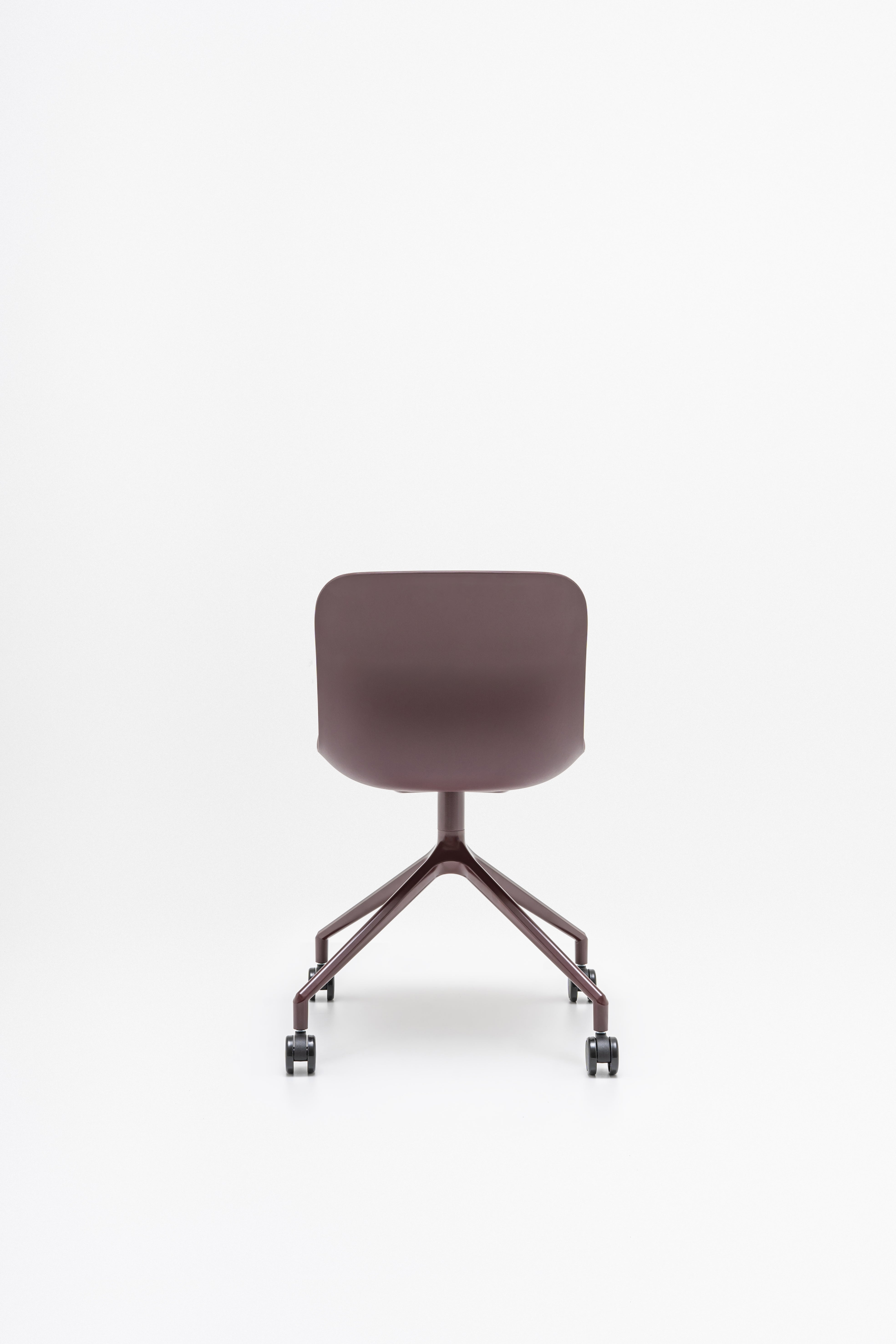Swivel chair Baltic 2 remix aluminum base with wheels for a hard surface