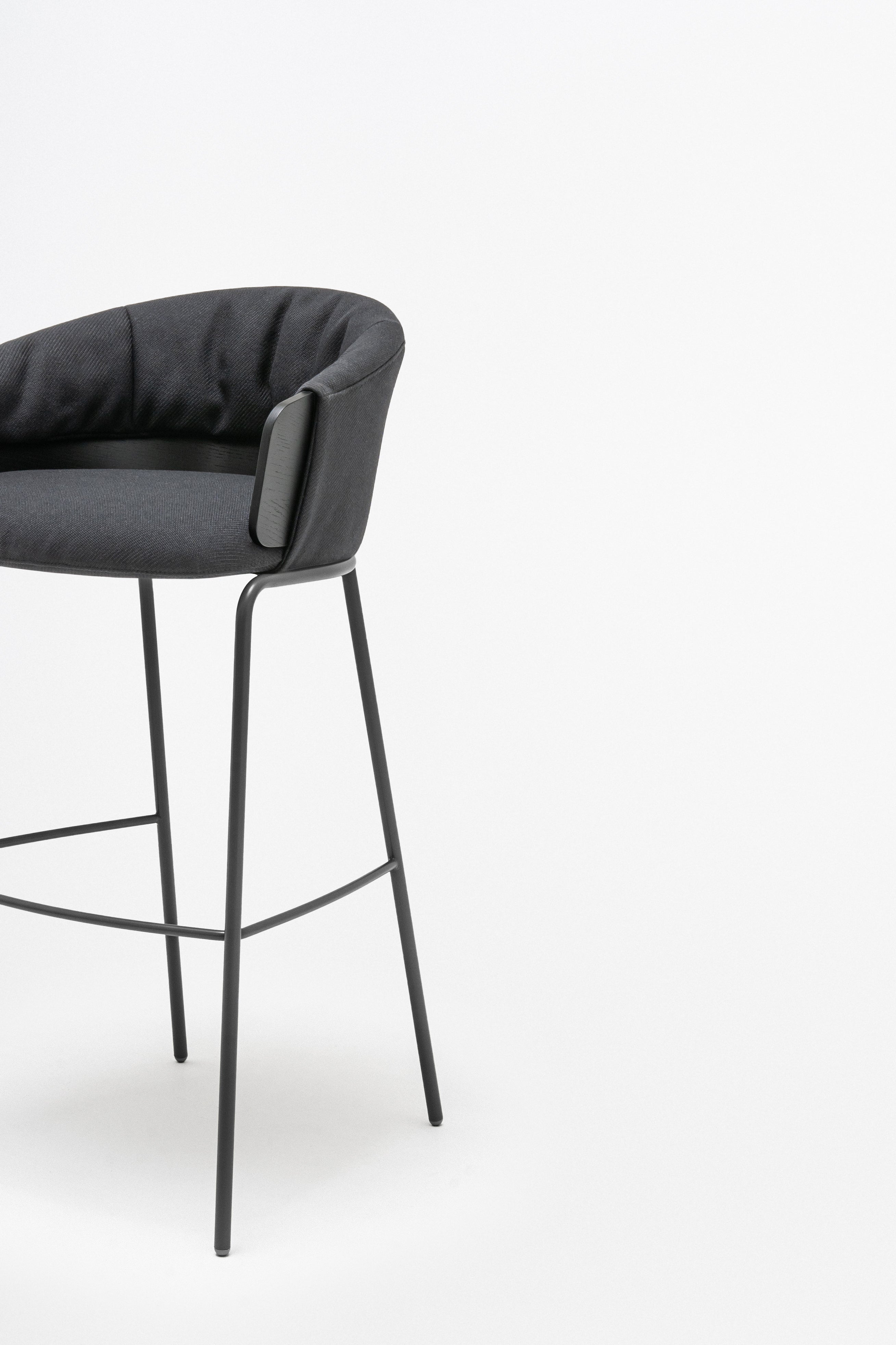 Barová stolička COLLAR s kovovou základňou