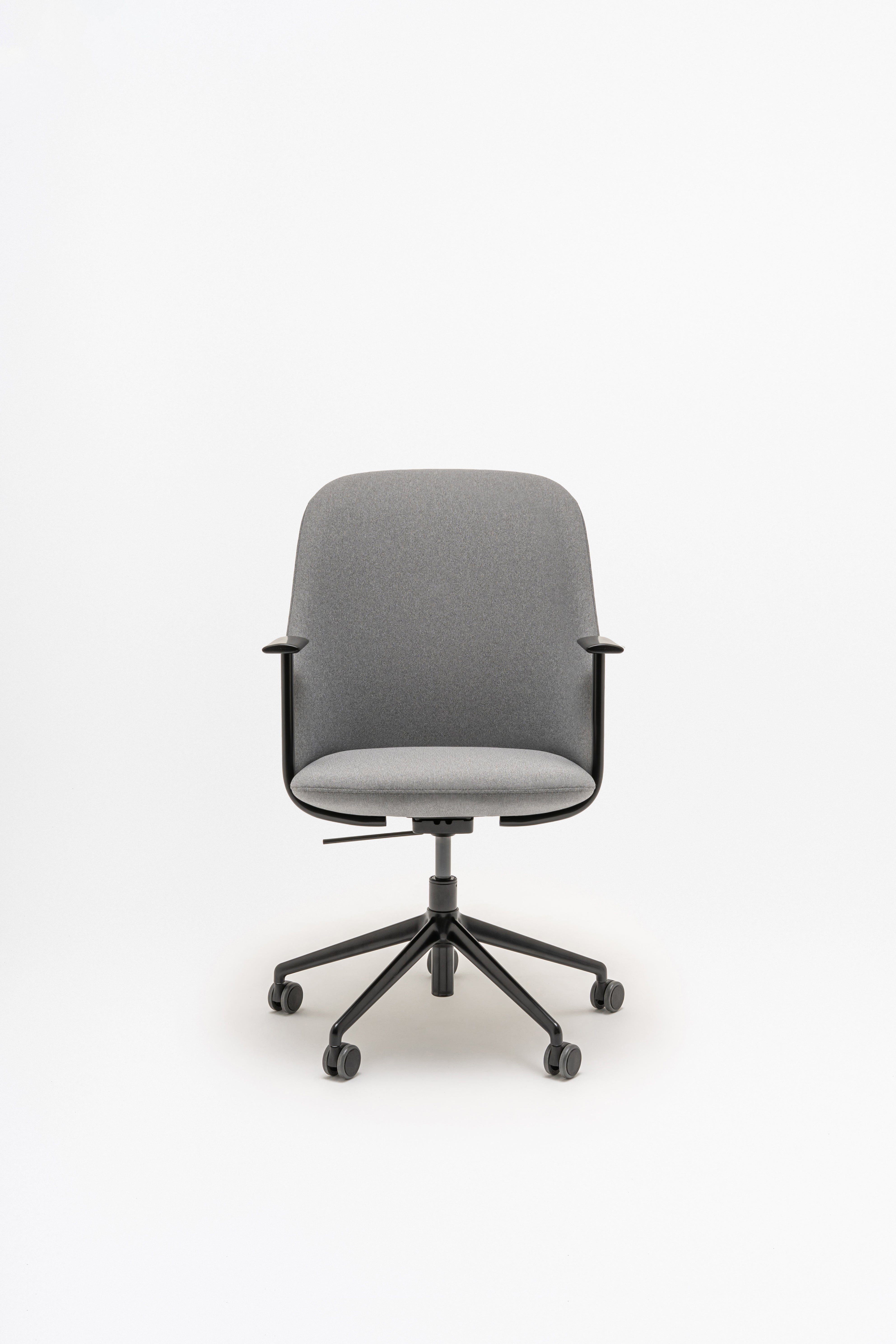 Conference armchair A regulated parallel base with wheels for a soft surface