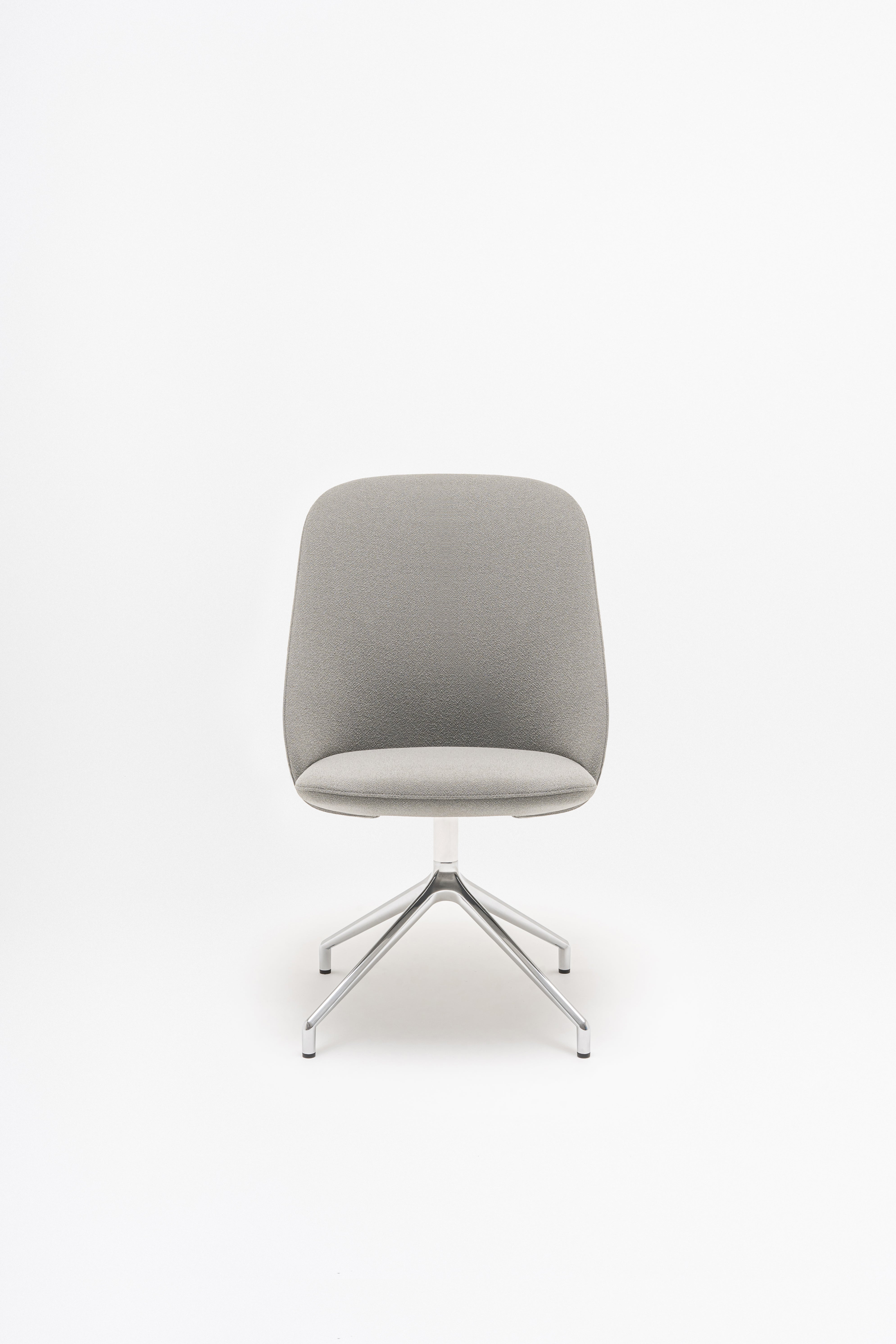 Kreslo s vysokým operadlom PARALEL leštené hliník