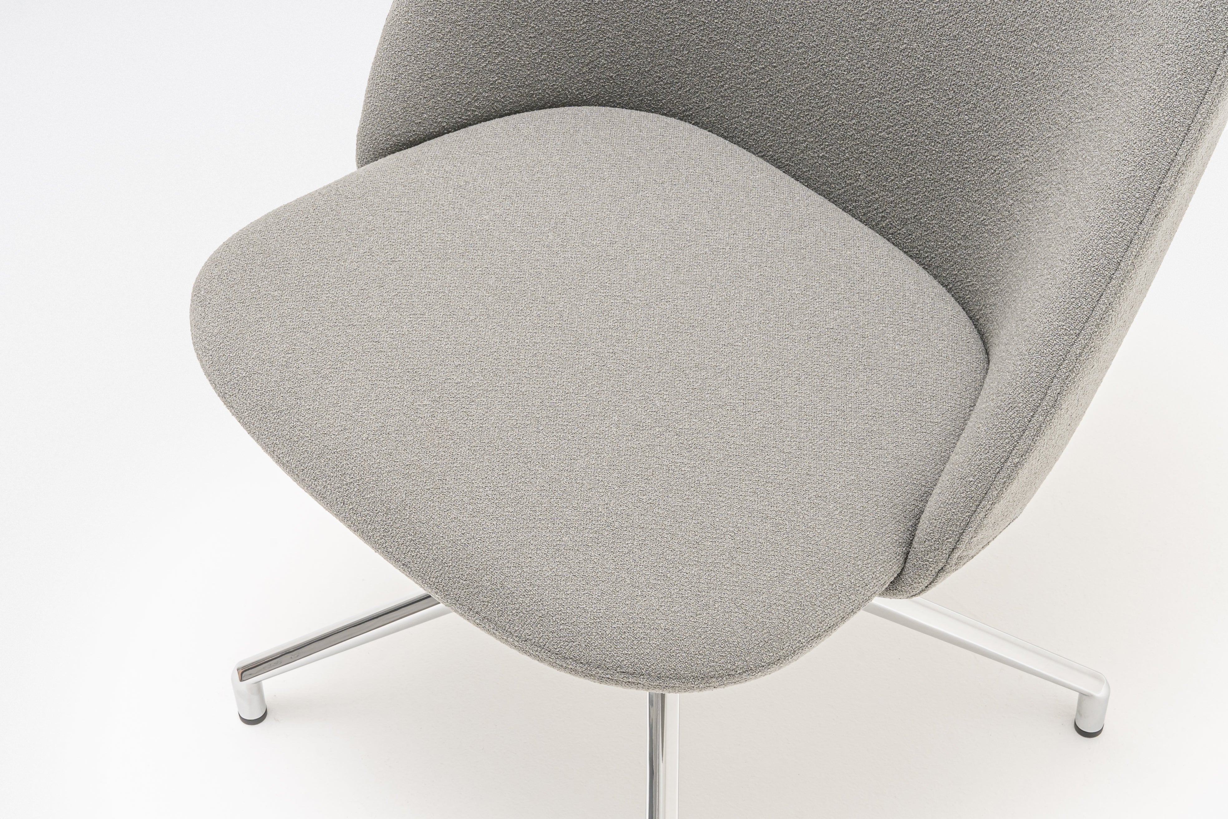 Kreslo s vysokým operadlom PARALEL leštené hliník