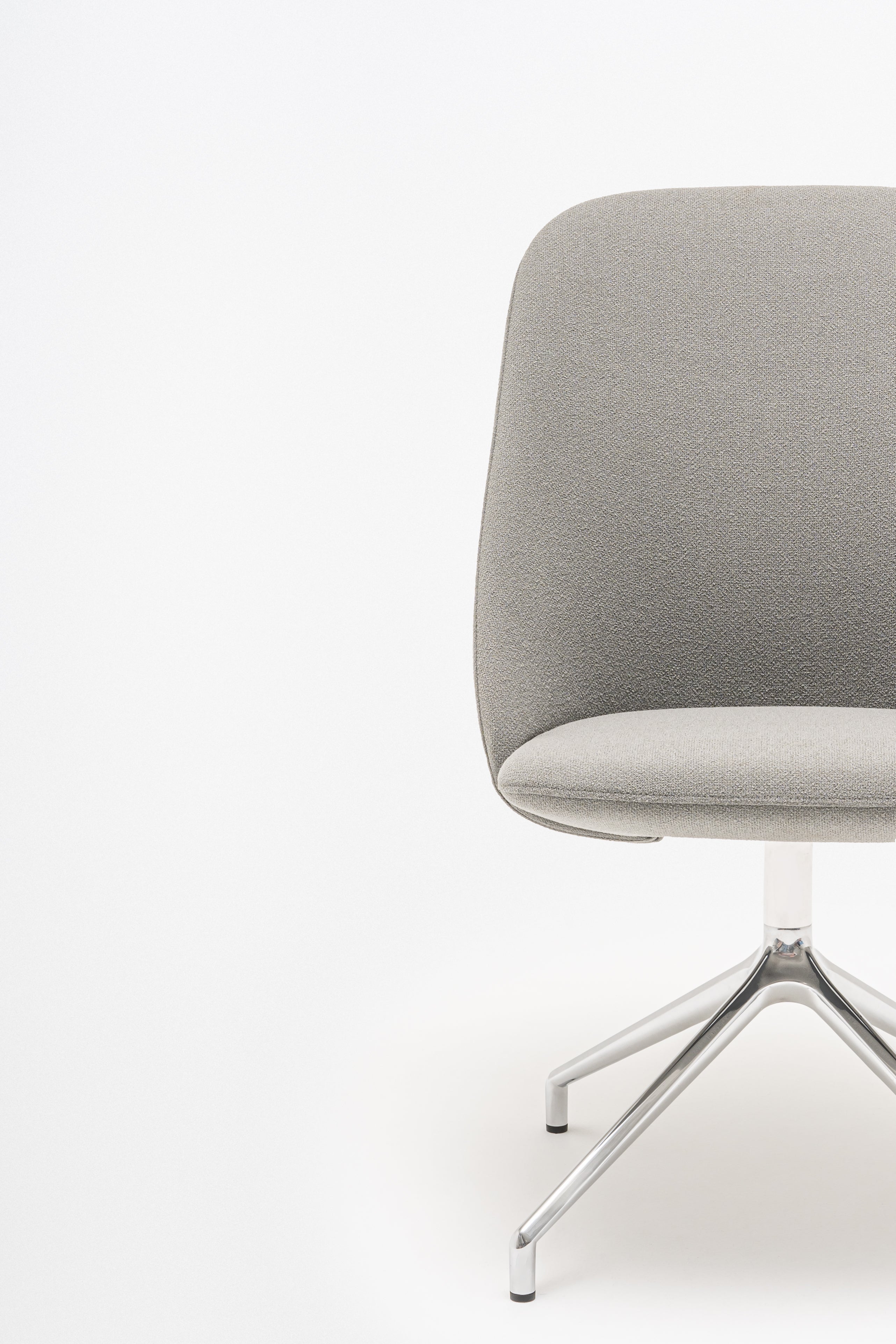 Kreslo s vysokým operadlom PARALEL leštené hliník