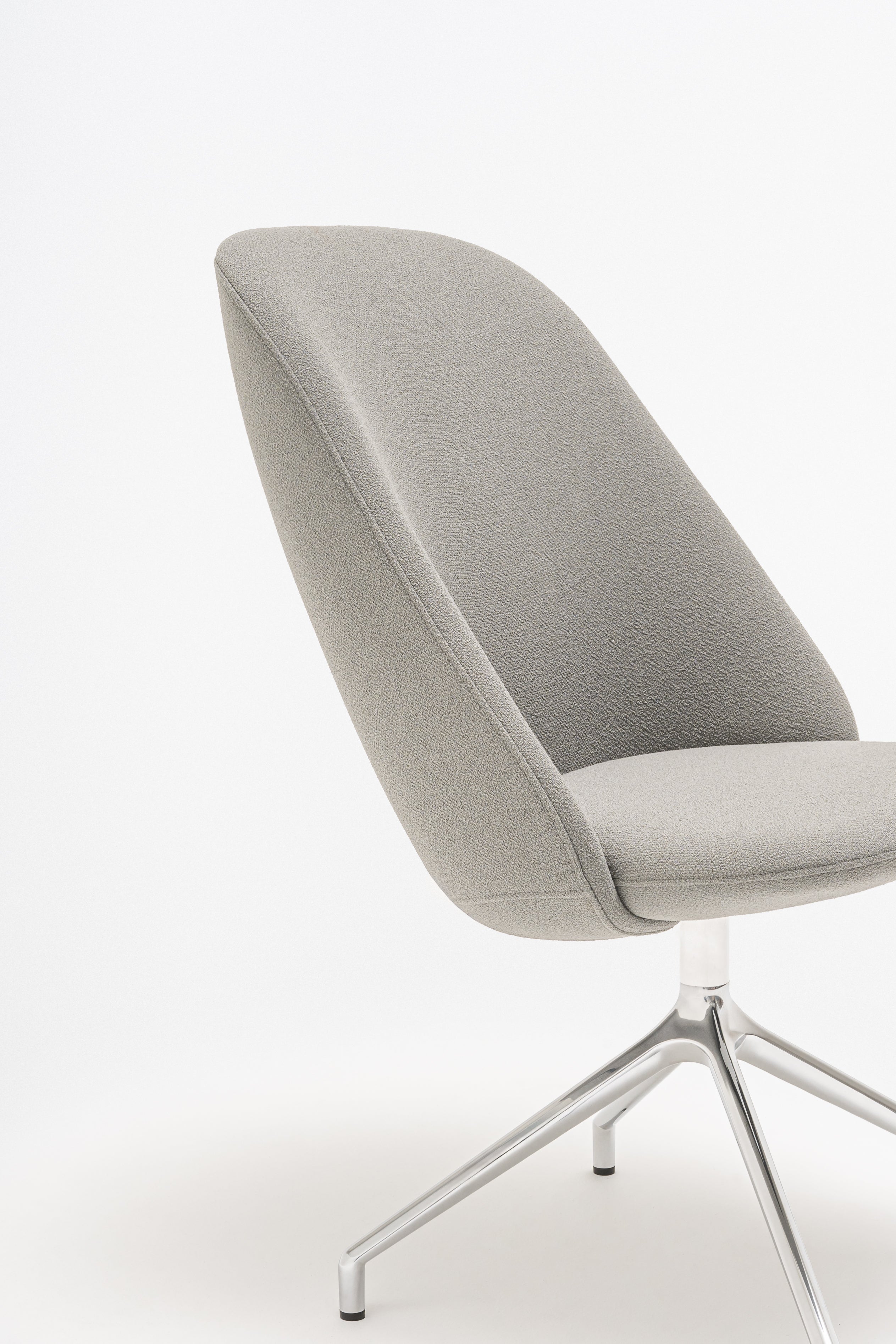 Kreslo s vysokým operadlom PARALEL leštené hliník