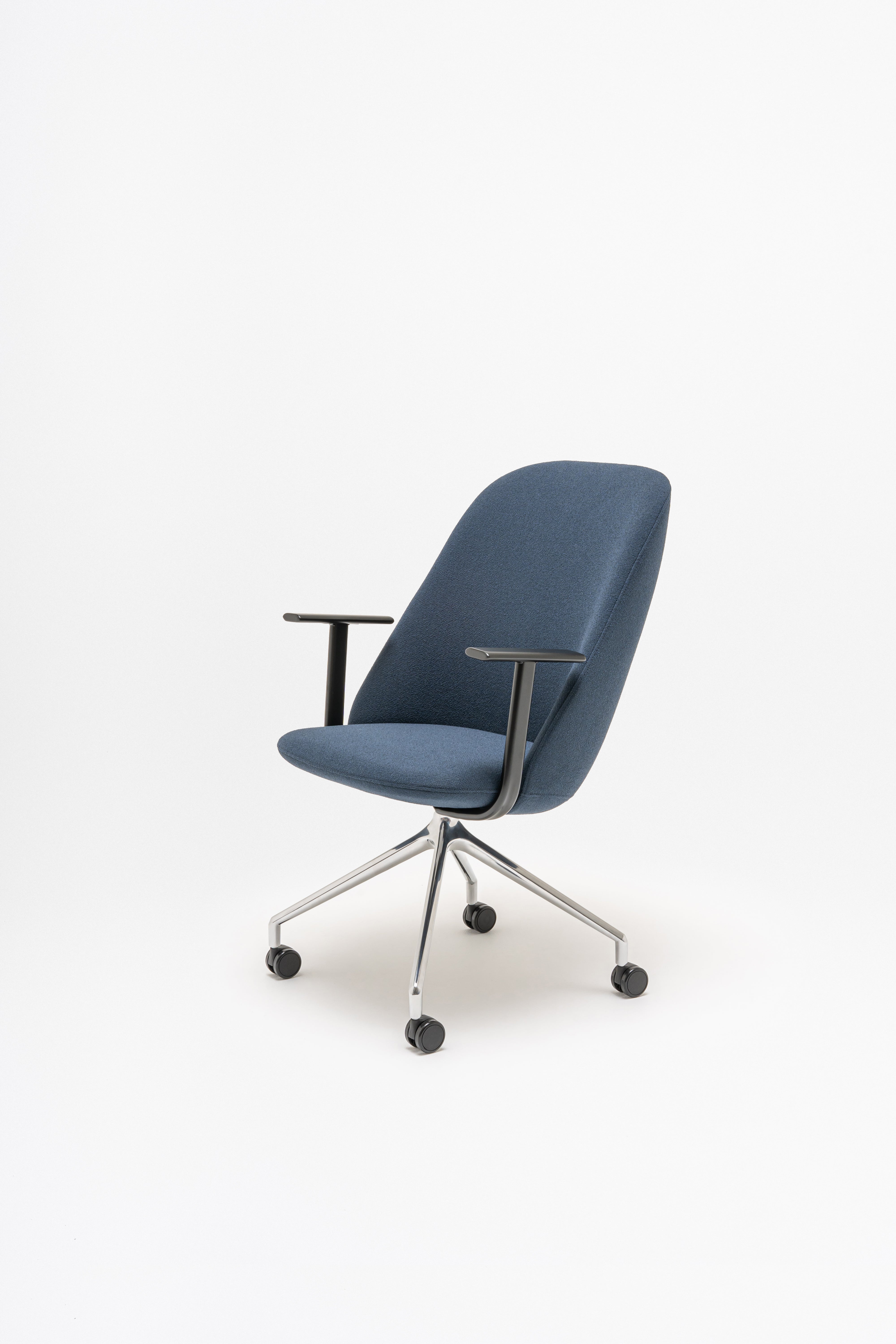 Kreslo s vysokým operadlom PARALEL leštené hliník