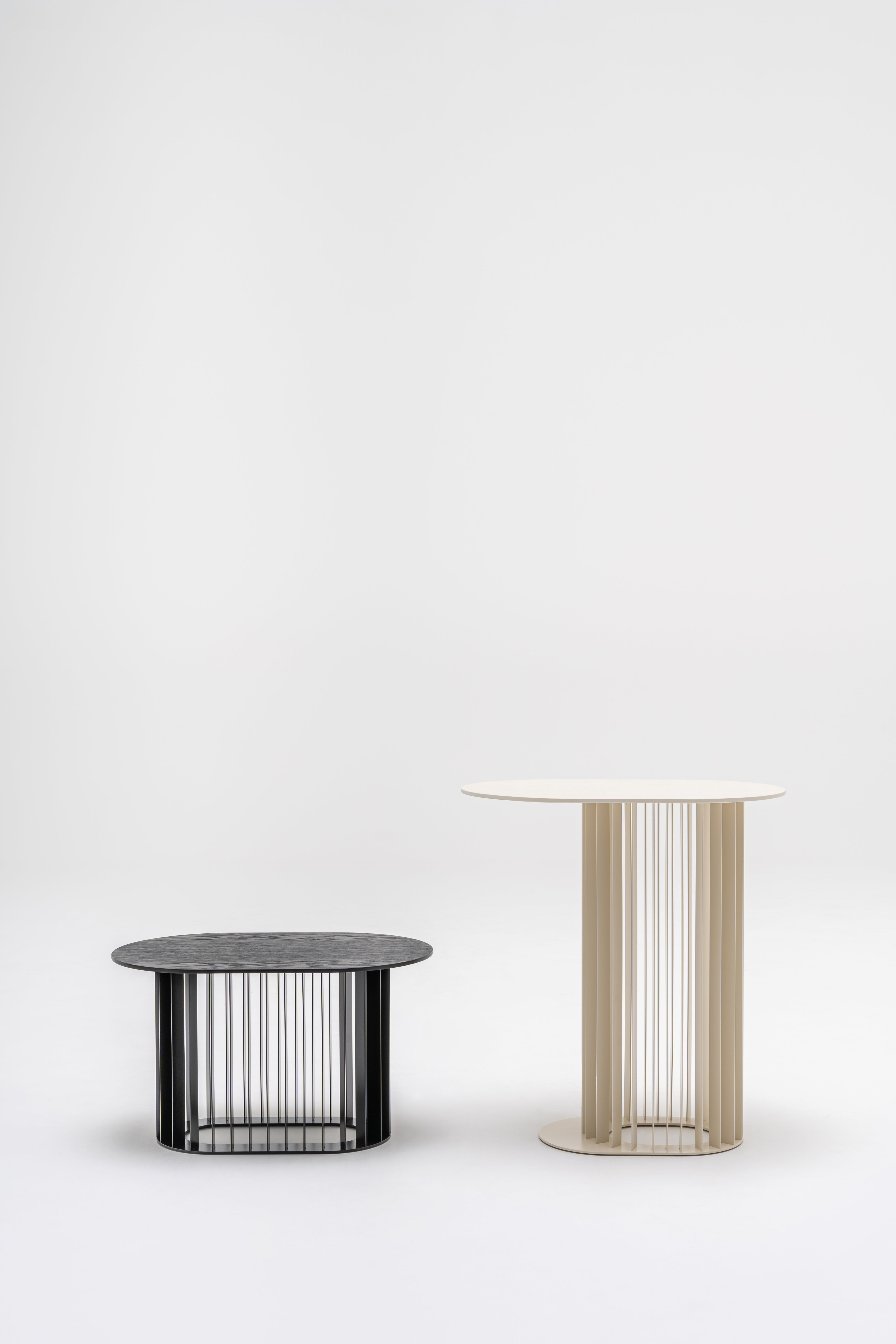 Kávový stolík ROLL dyha s kovovou základňou