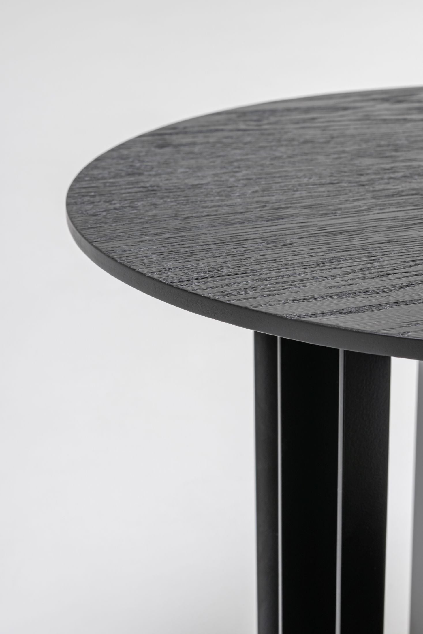 Kávový stolík ROLL dyha s kovovou základňou