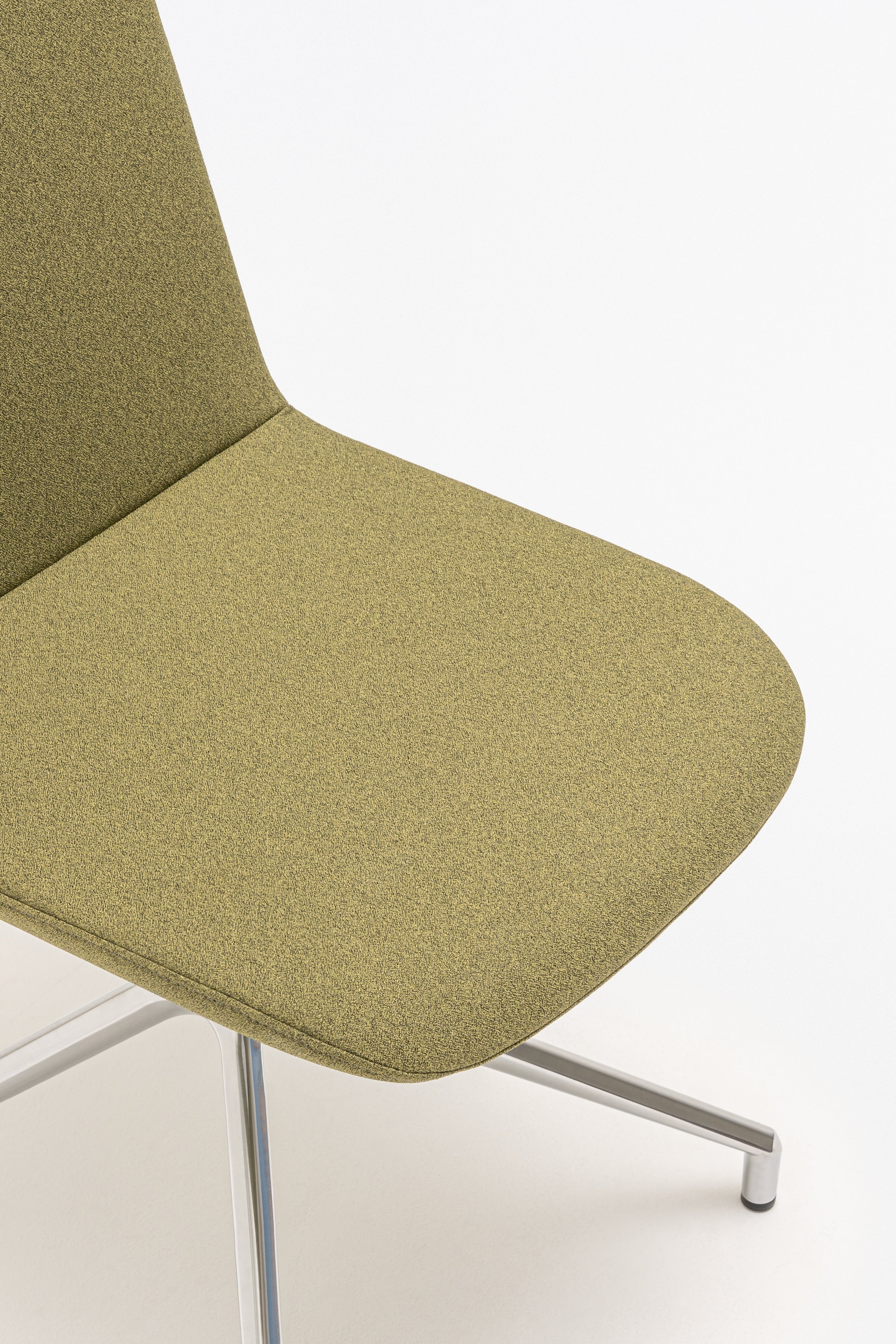 Otočné kreslo ULTI leštené hliníkové