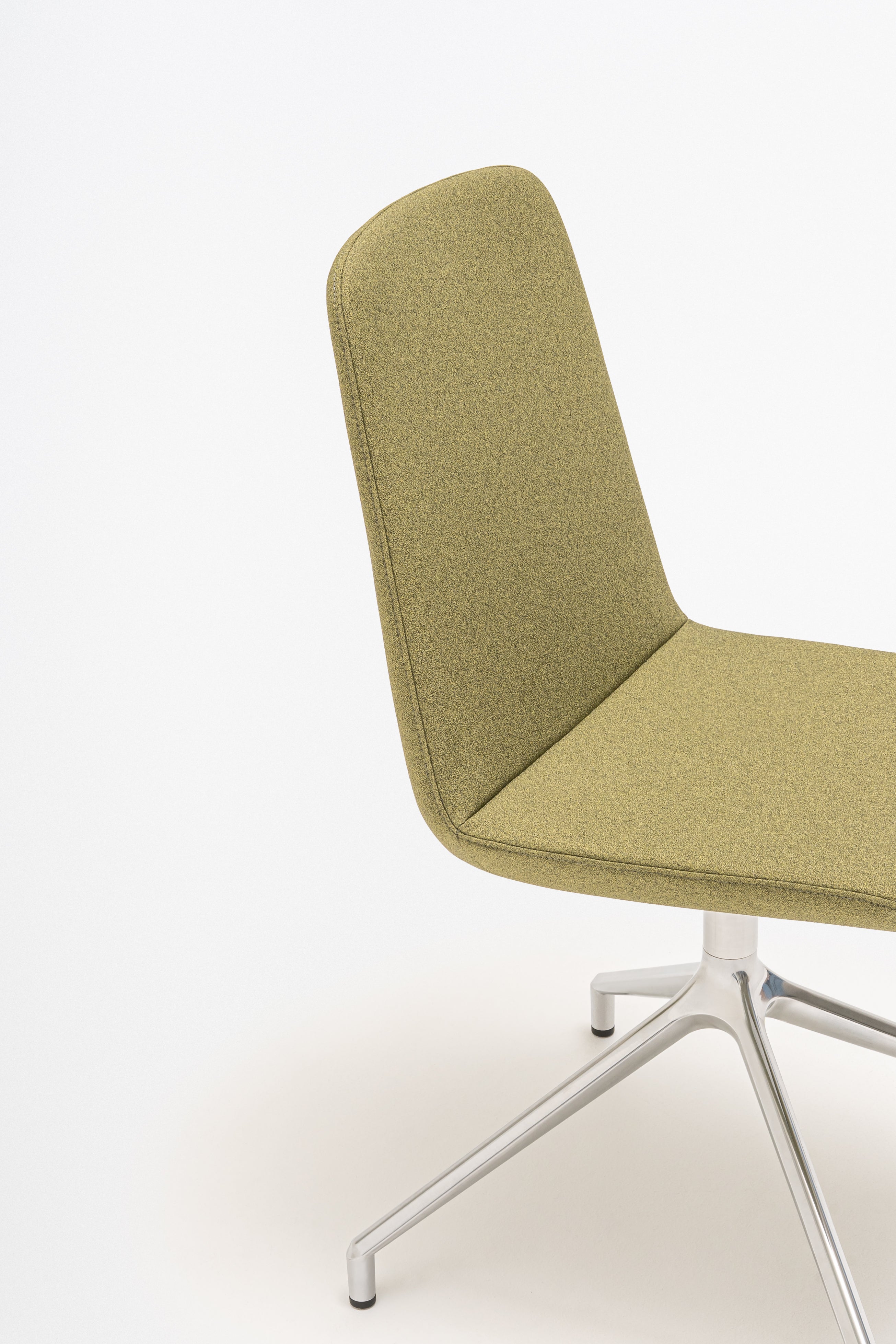 Otočné kreslo ULTI leštené hliníkové