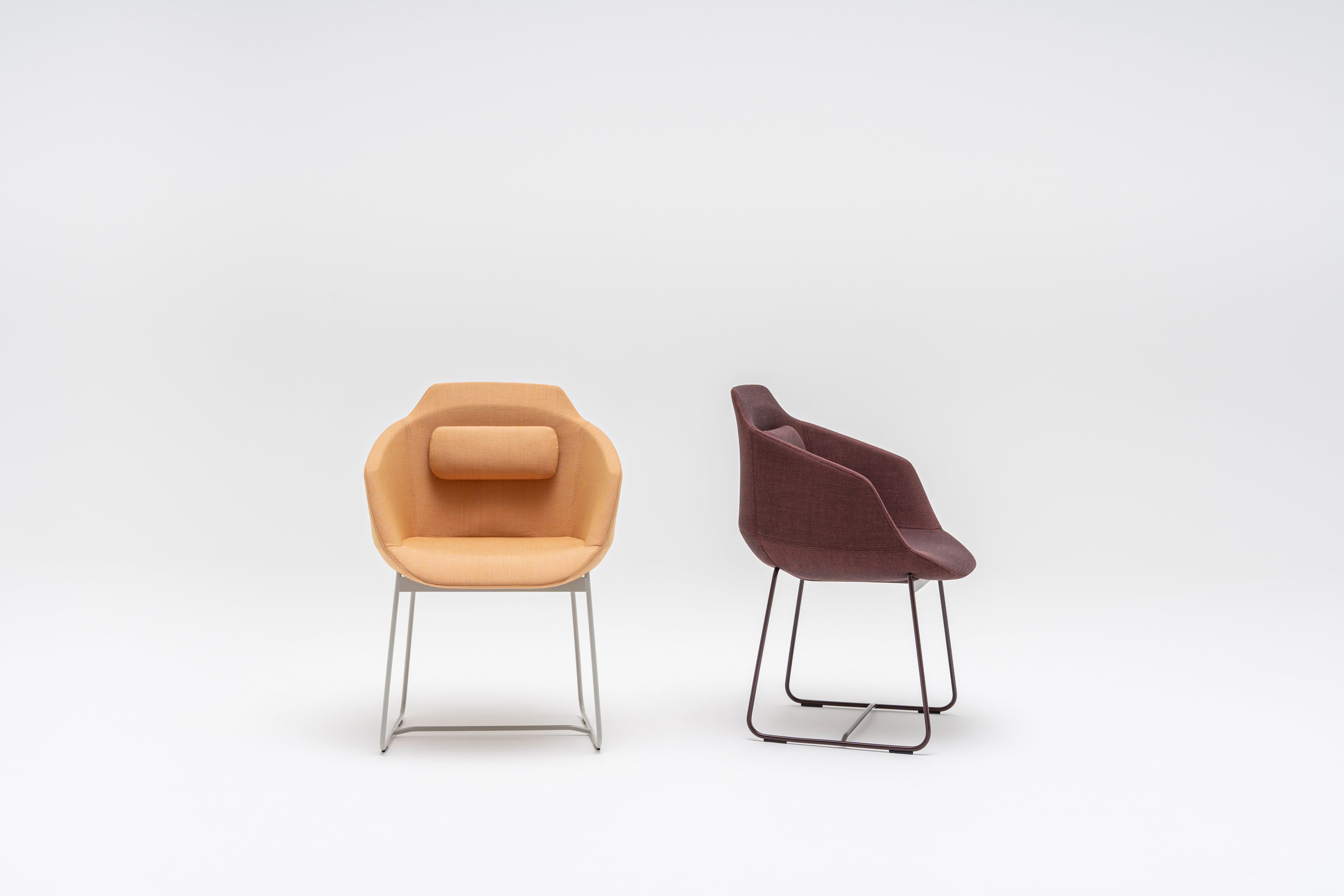 Stolička ULTRA s podstavcom na klzákoch na tvrdú podlahu