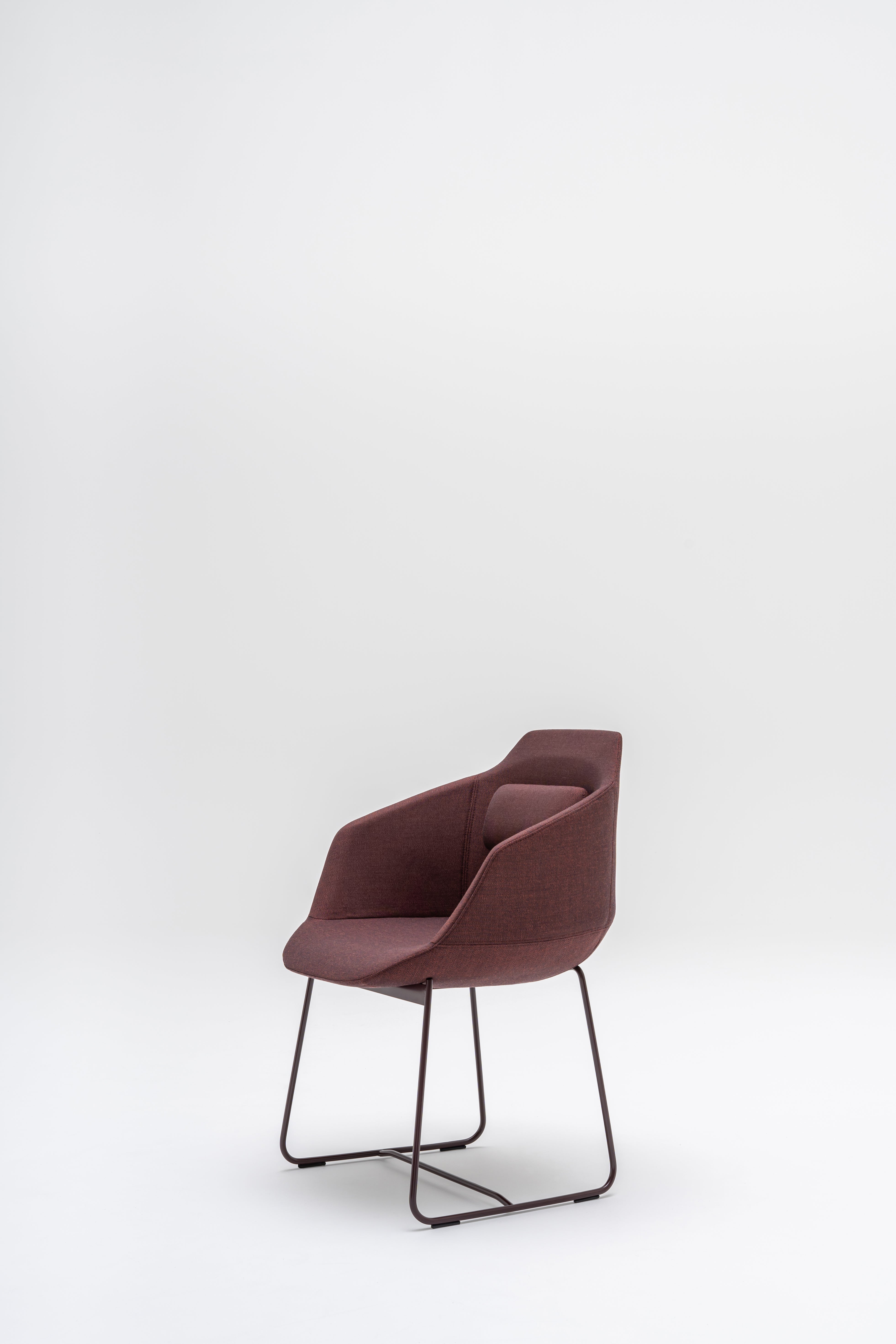 Stolička ULTRA s podstavcom na klzákoch na tvrdú podlahu