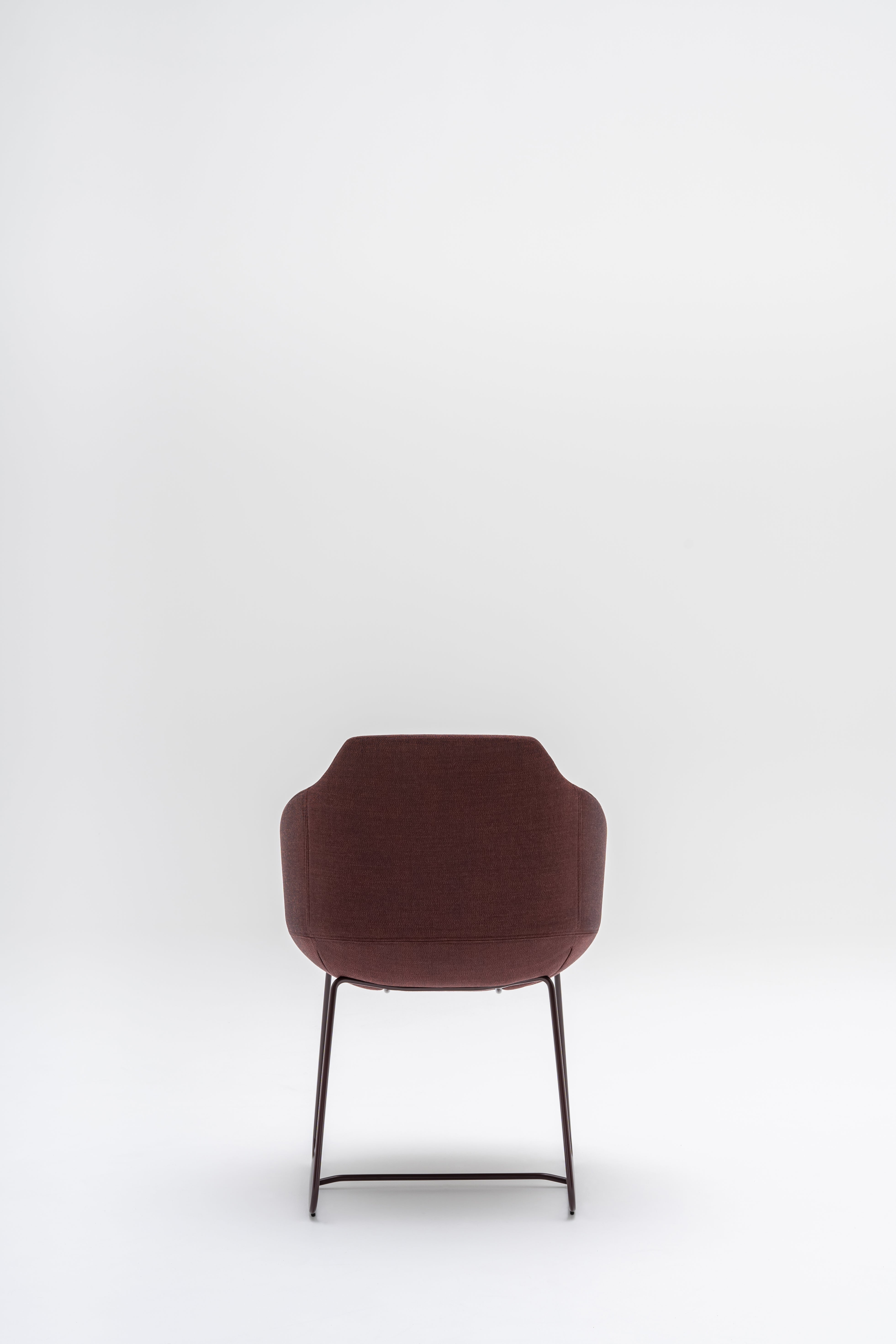 Ultra chair base of the skid with footer to the soft surface