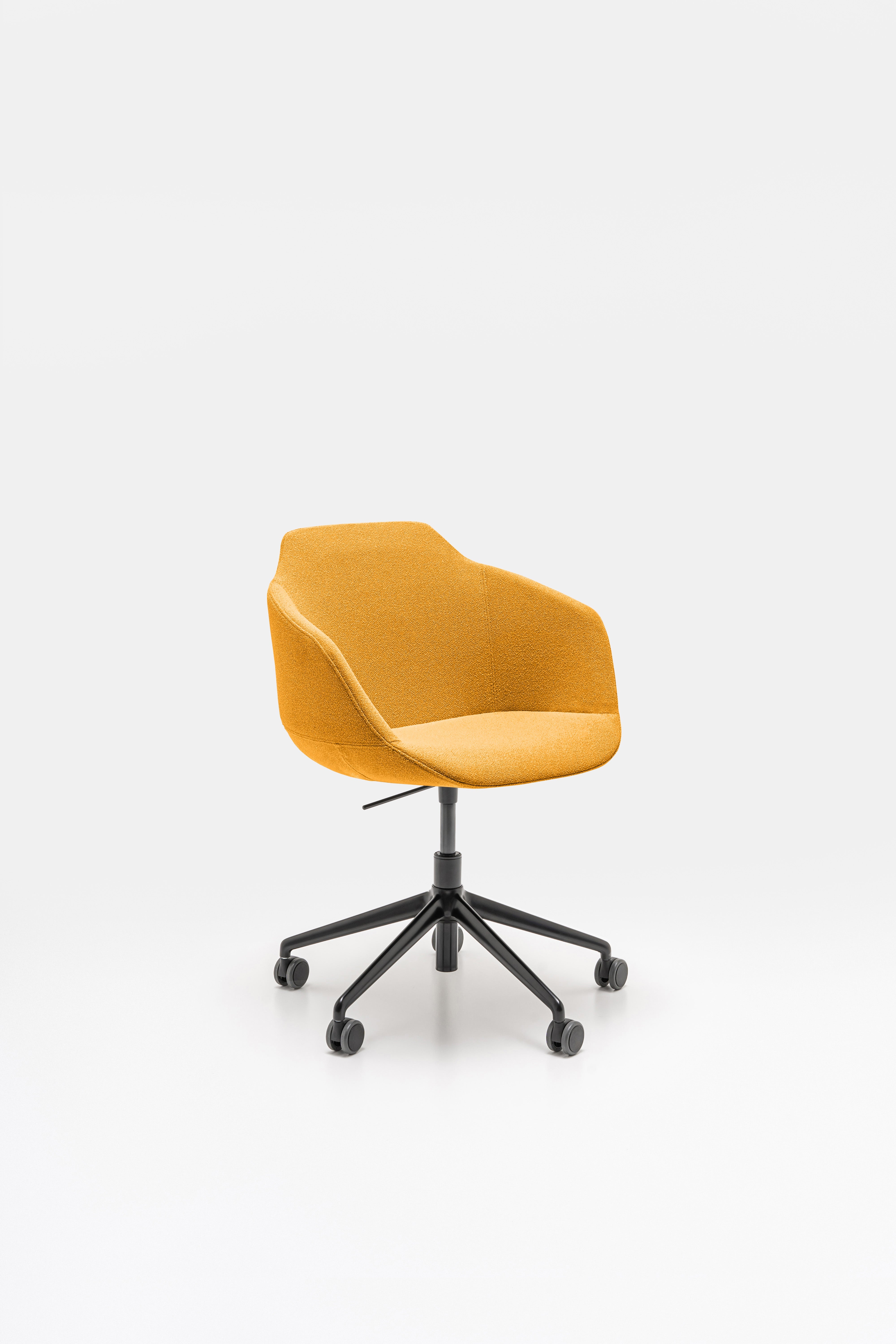 Stolička ULTRA s nastaviteľným podstavcom a kolieskami na tvrdé povrchy