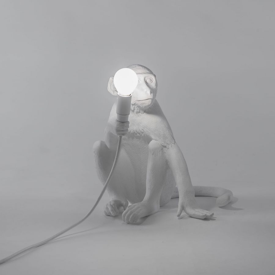 Stolná lampa MONKEY SITTING biela