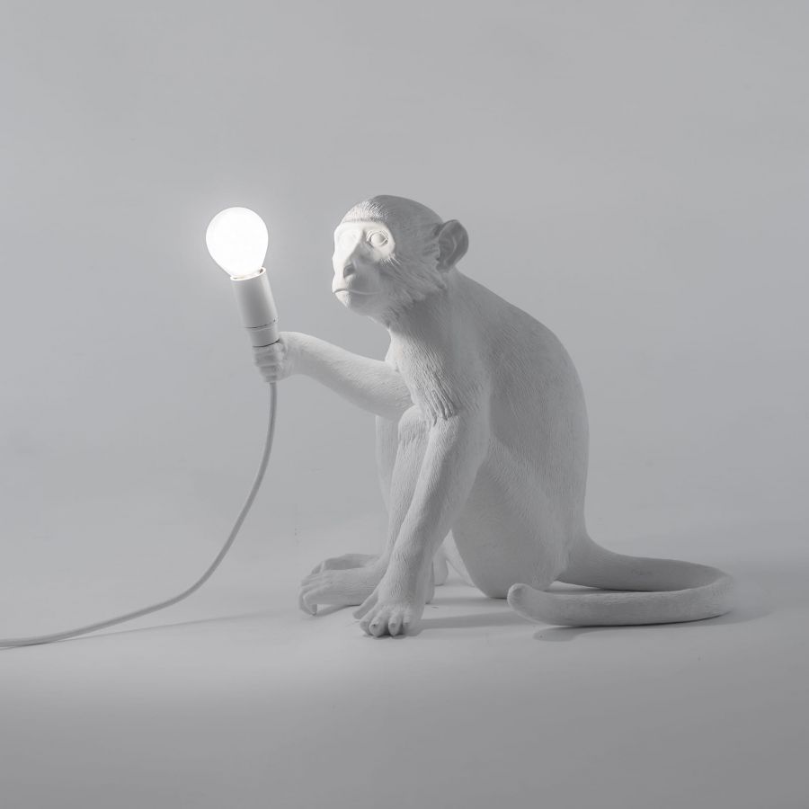 Stolná lampa MONKEY SITTING biela