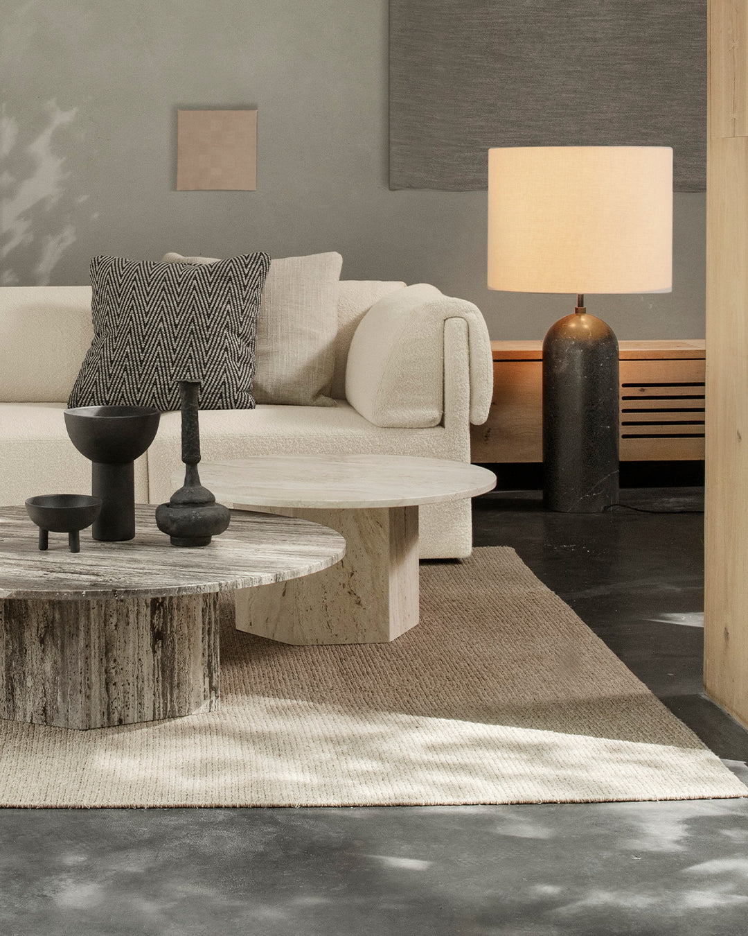 Stojaca lampa GRAVITY XL šedý mramor