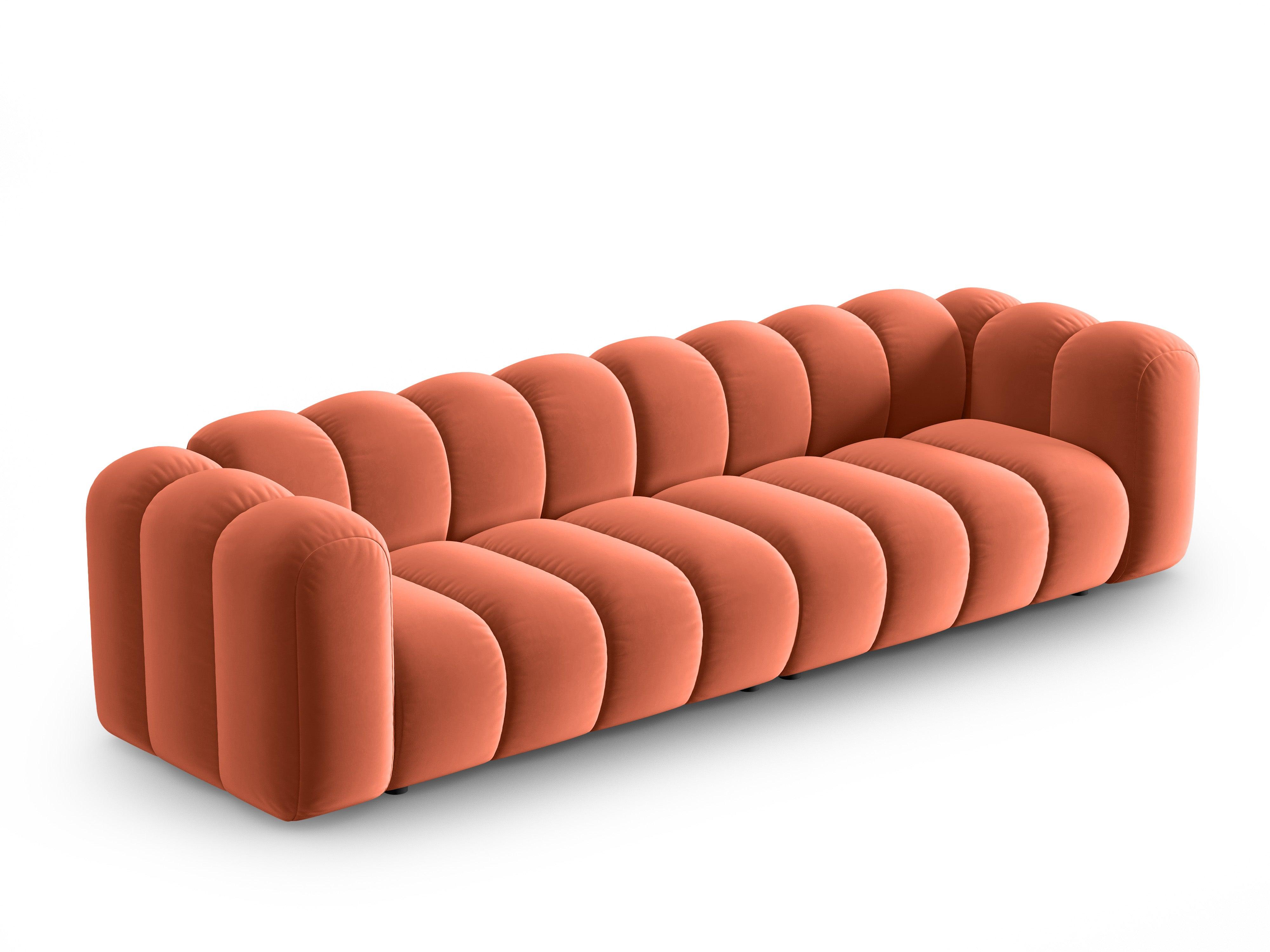 Sofa aksamitna 4-osobowa SKYLER koralowy Interieurs 86 Eye on Design