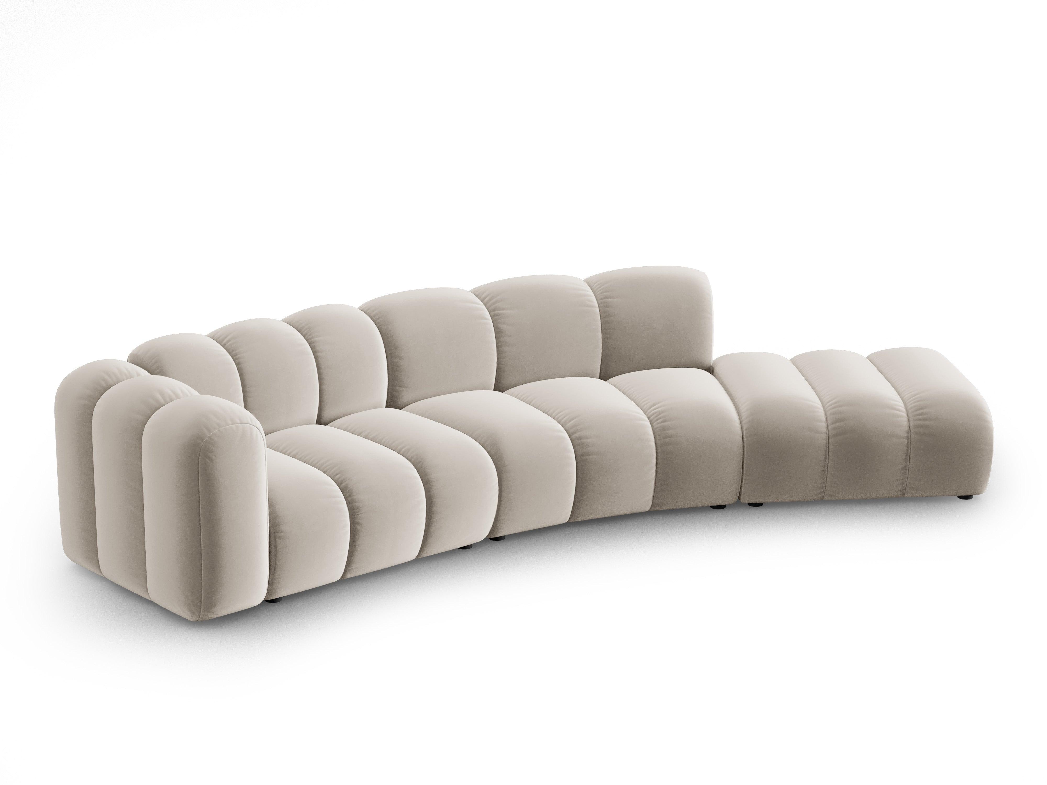 Sofa aksamitna 5-osobowa prawostronna SKYLER beżowy Interieurs 86 Eye on Design