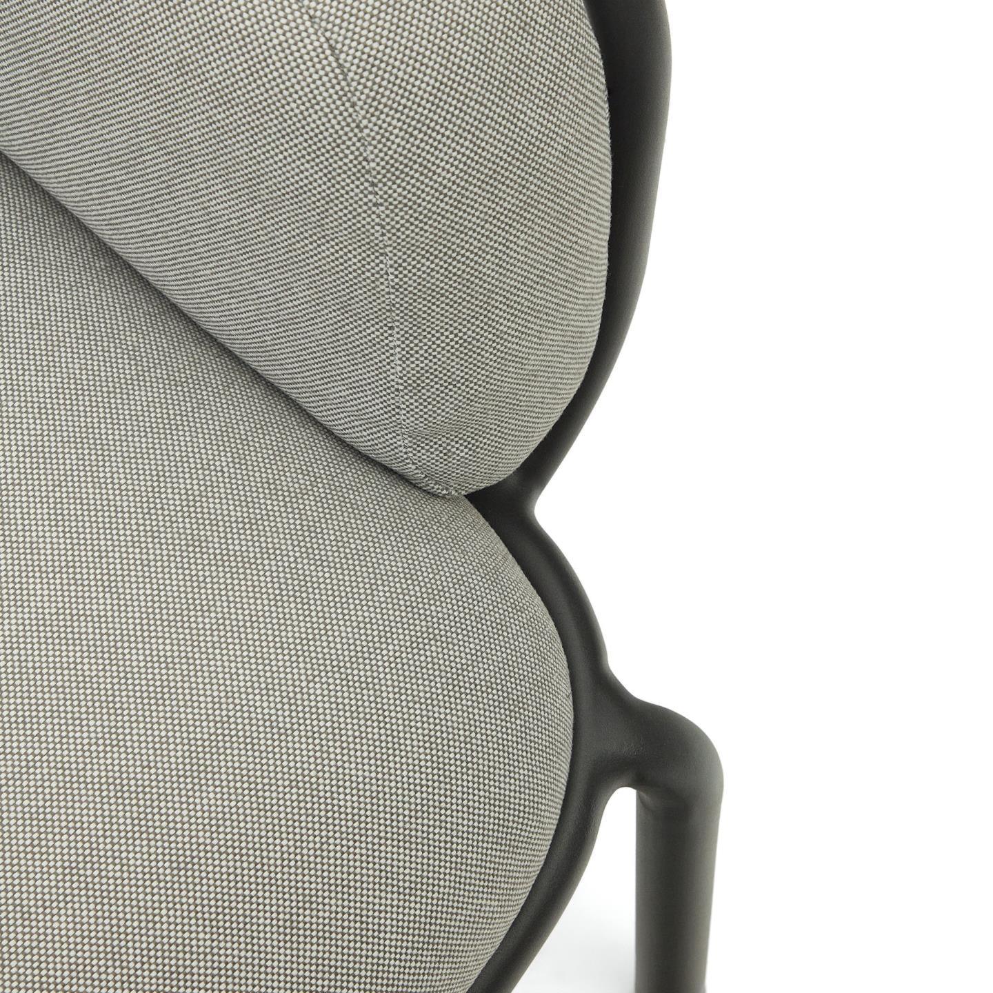 Sofa ogrodowa 3-osobowa JONCOLS szary z czarną podstawą La Forma Eye on Design